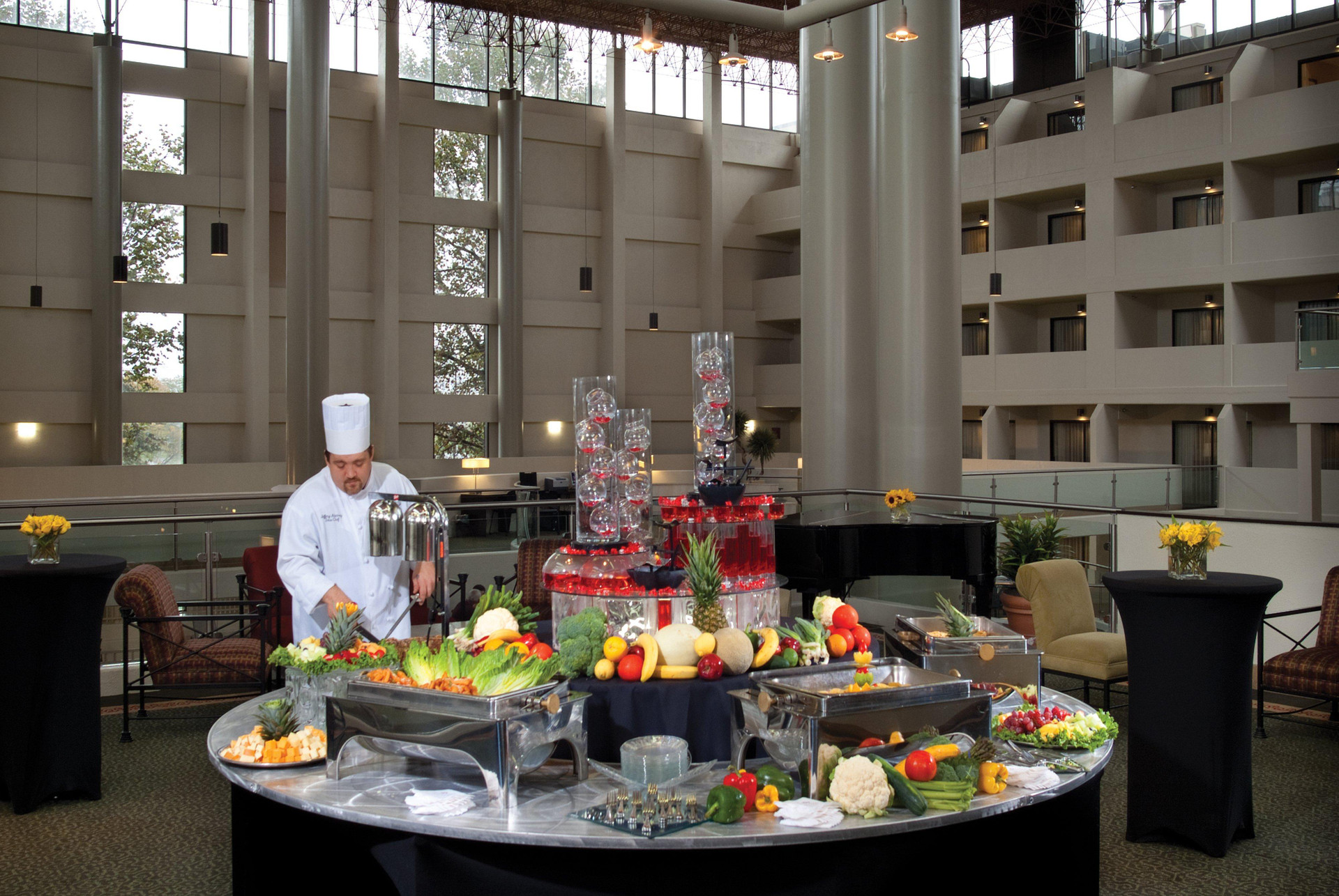 Restaurant Crowne Plaza Indianapolis-Airport by IHG