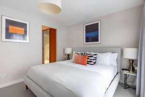 Alquiler Vacacional - Stylish & Modern Oxford Street Flat | 2BR 2BA