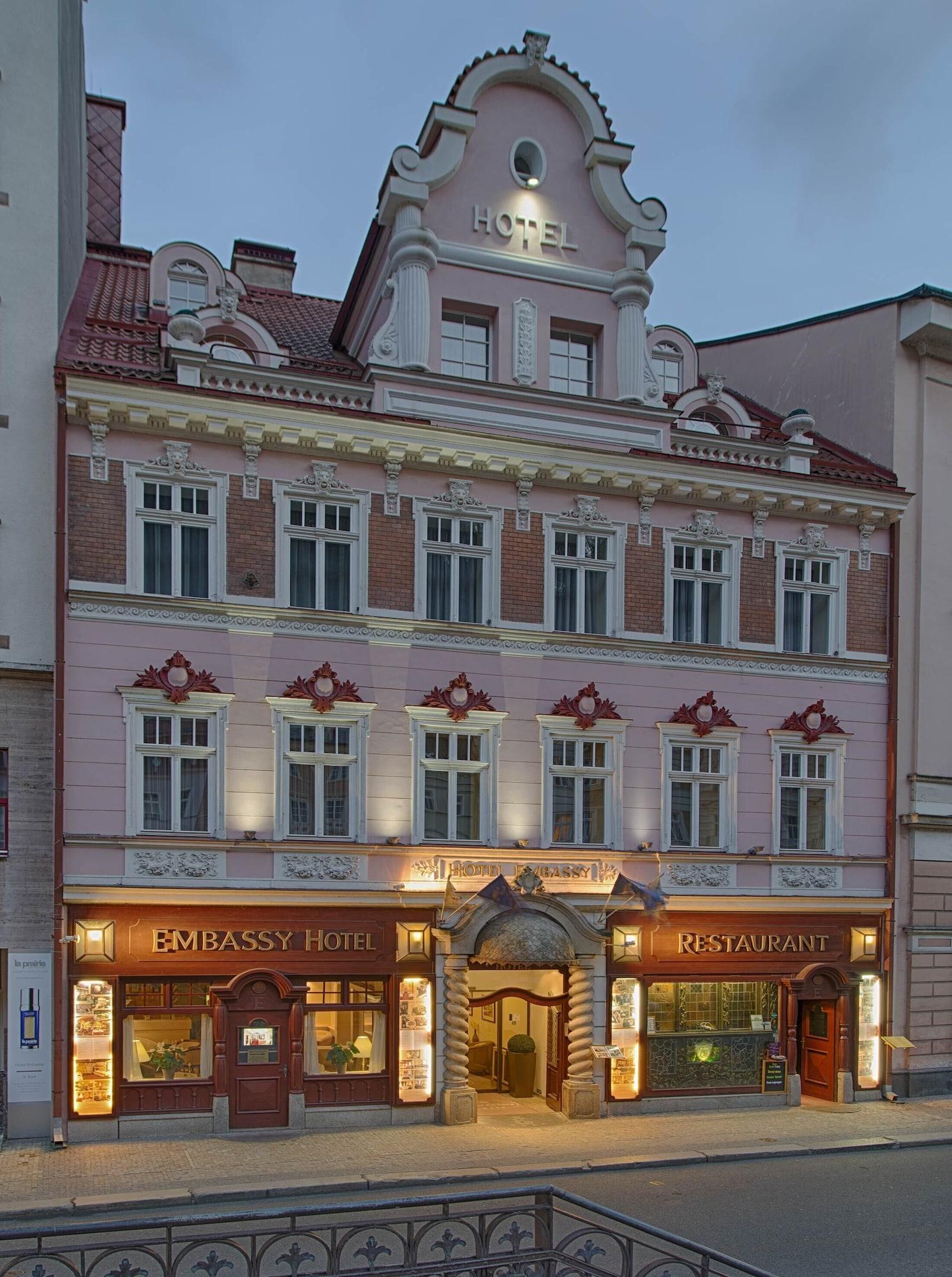 Vista Exterior Hotel Embassy