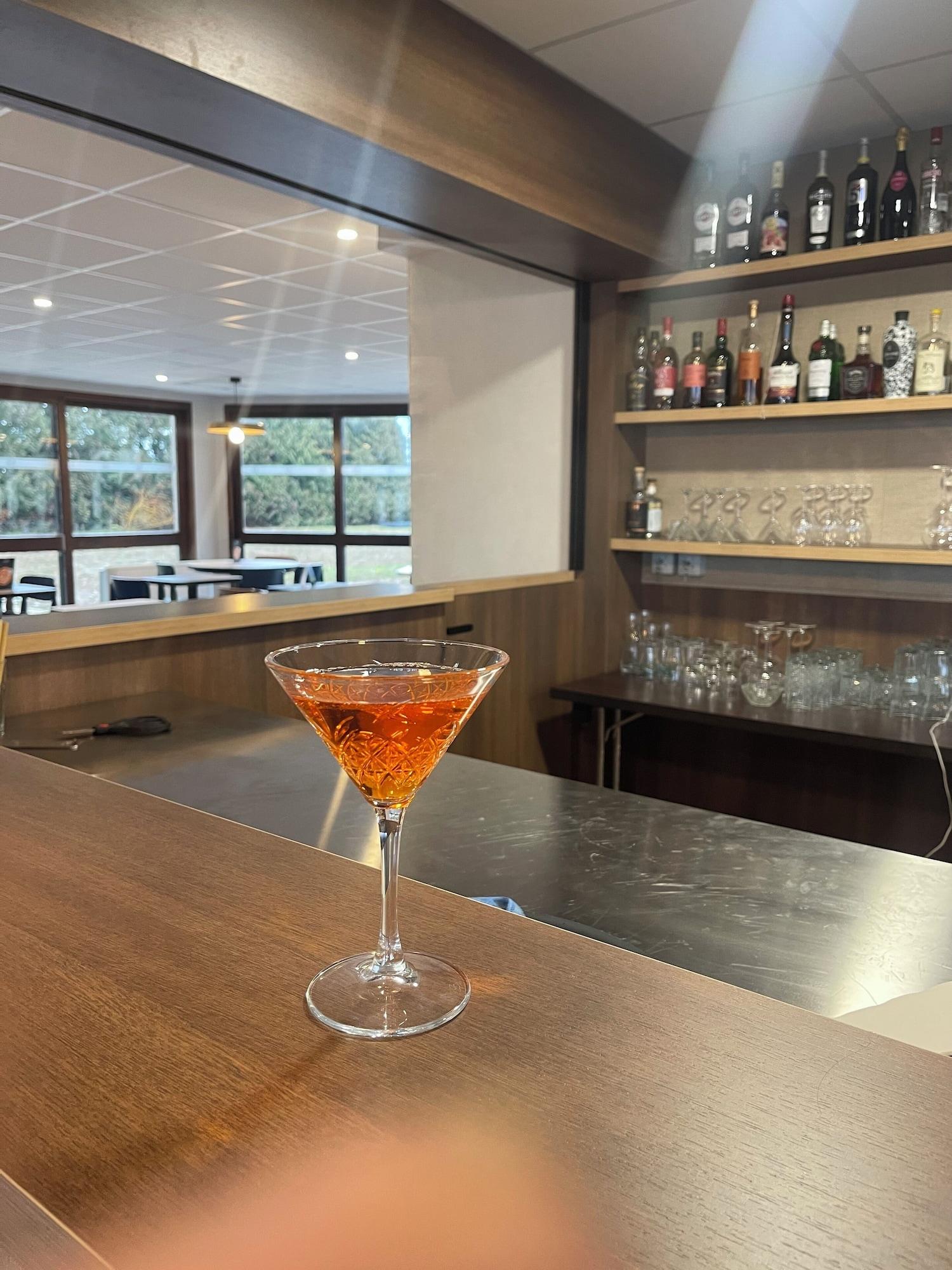 Bar/Salón B&B HOTEL Saint-Pierre-en-Faucigny Bonneville