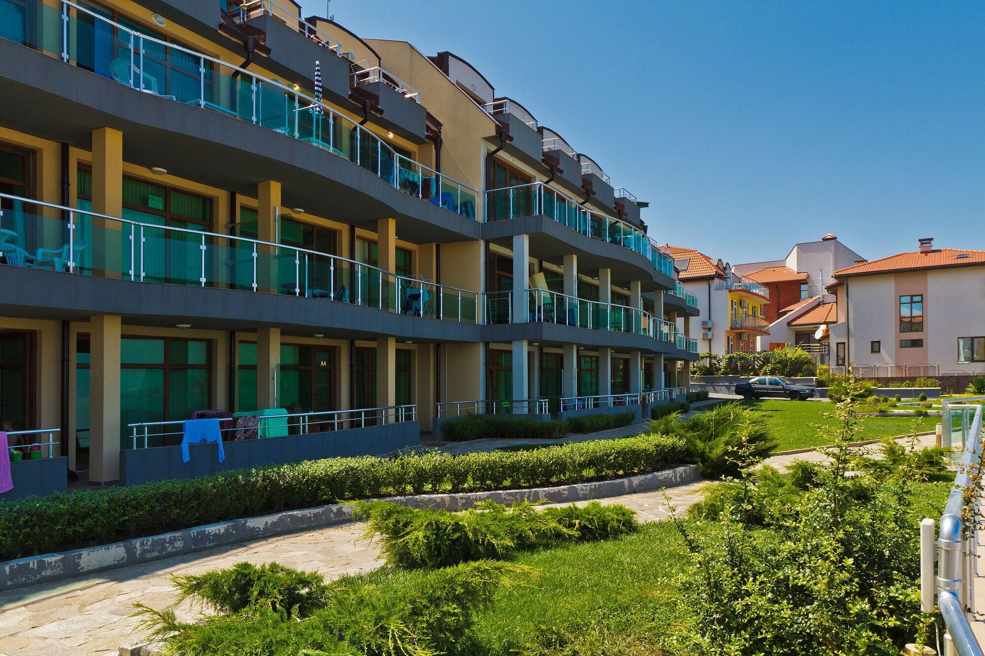 Vista Exterior Black Sea Paradise