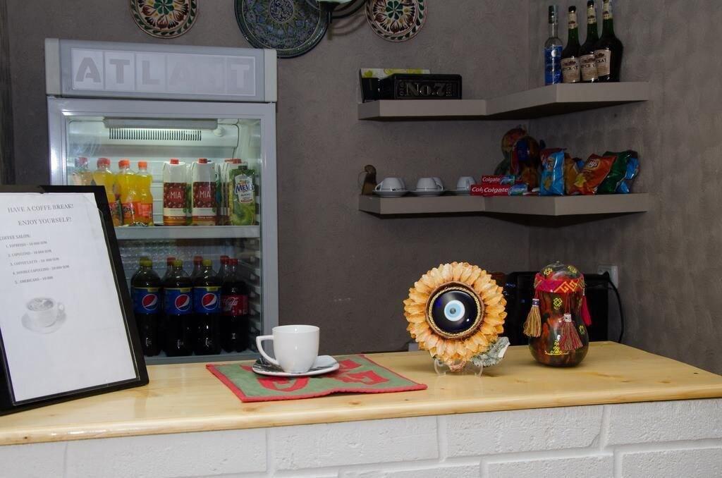 Bar/Salón Hotel Jipek Joli