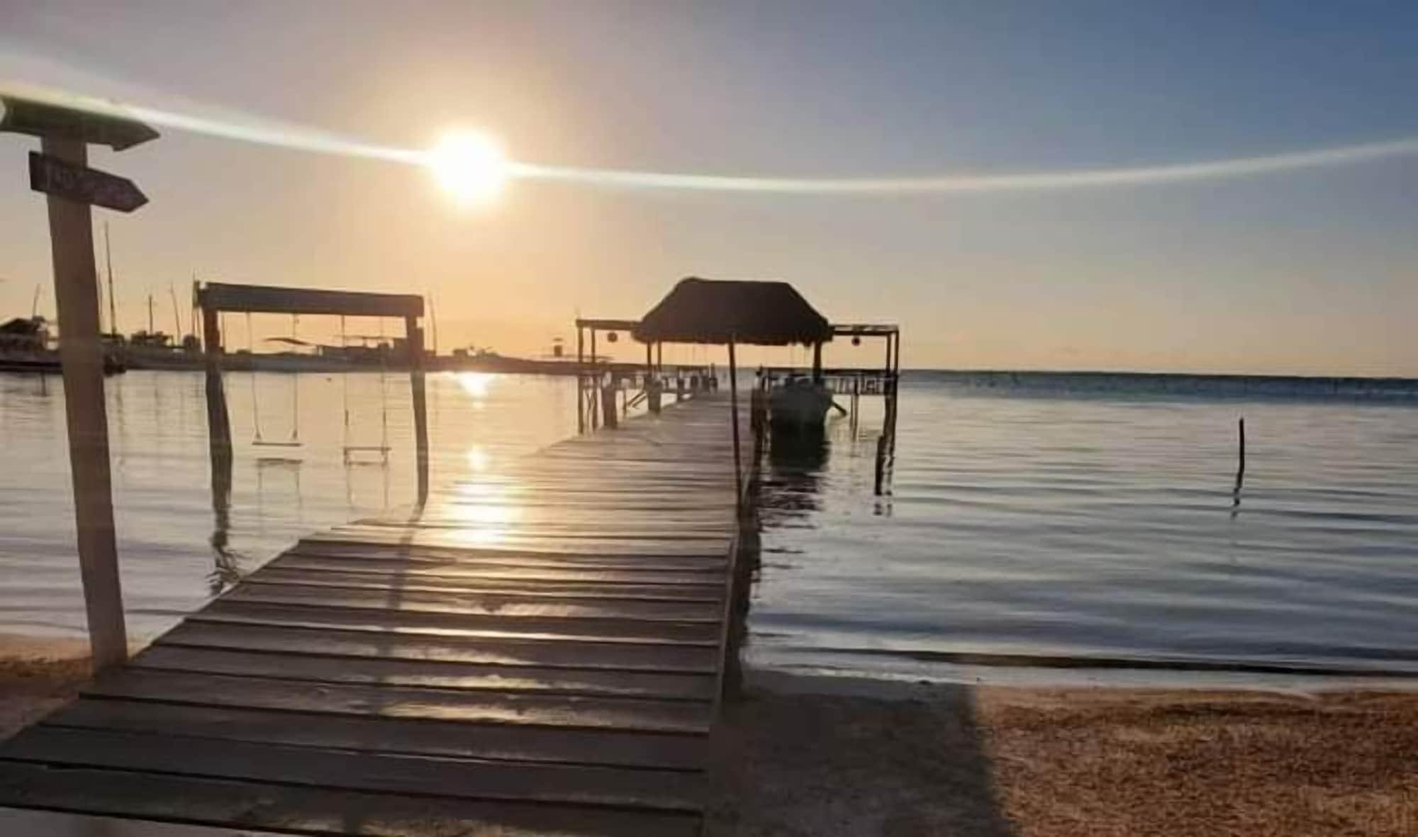 Varios HOTEL MACHOS MAHAHUAL