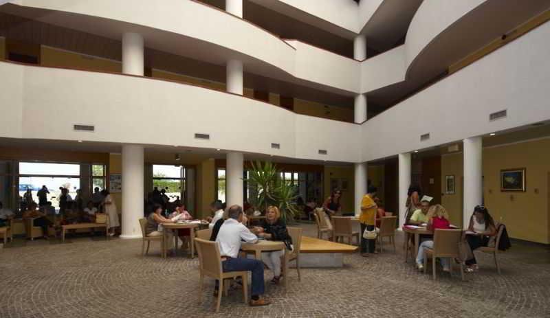 Bar/Salón Hotel & Resort Torre Normanna