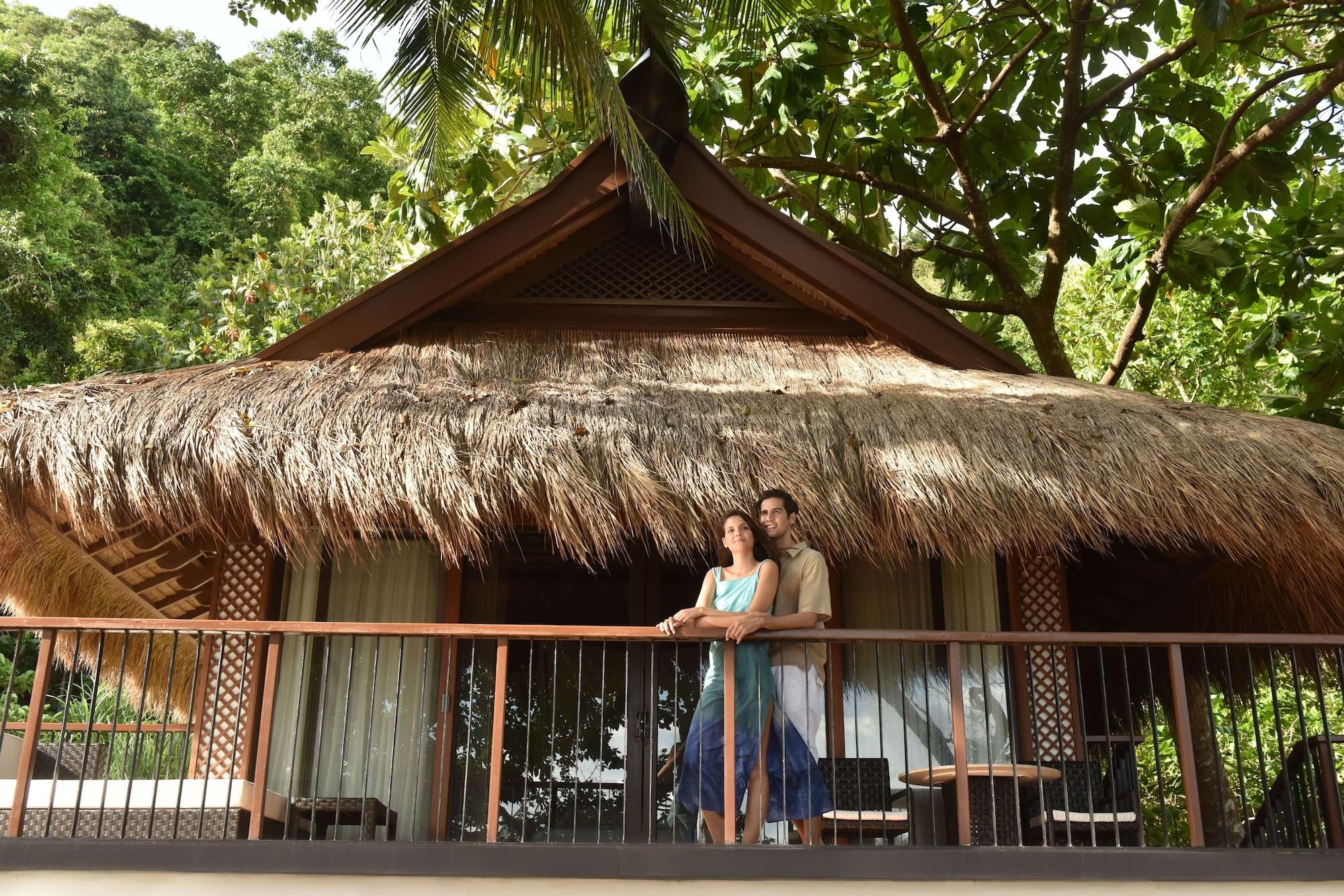 Vista Exterior Pangulasian Island Resort