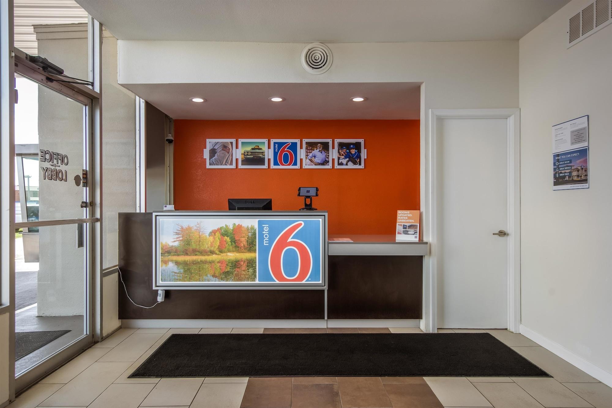 Vista Lobby Motel 6 Van Buren, AR