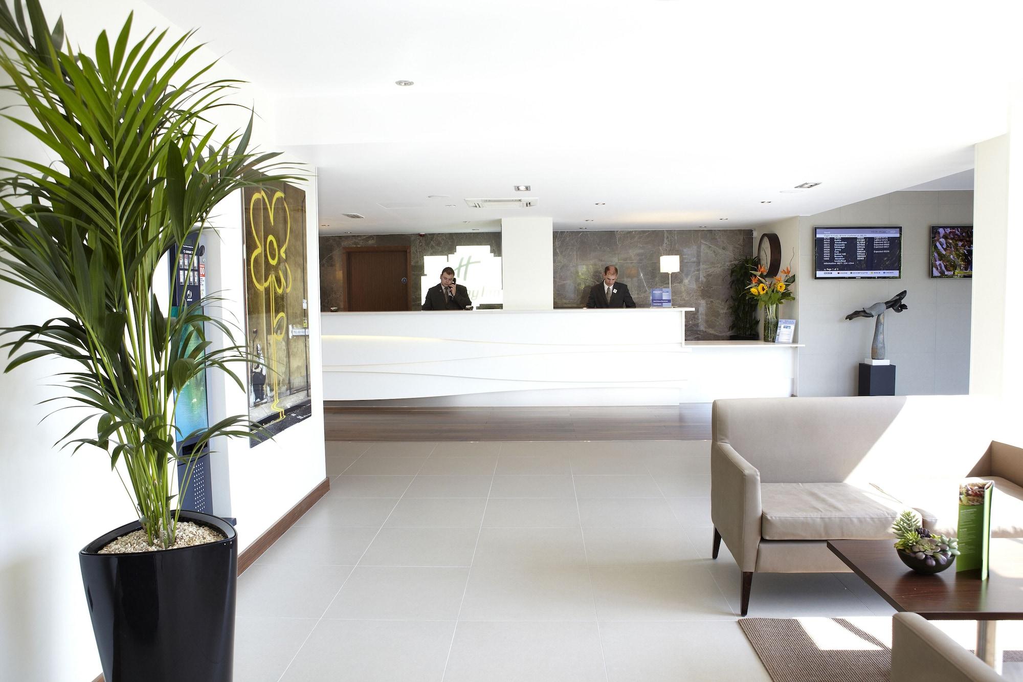 Vista Lobby Holiday Inn Bristol City Centre by IHG