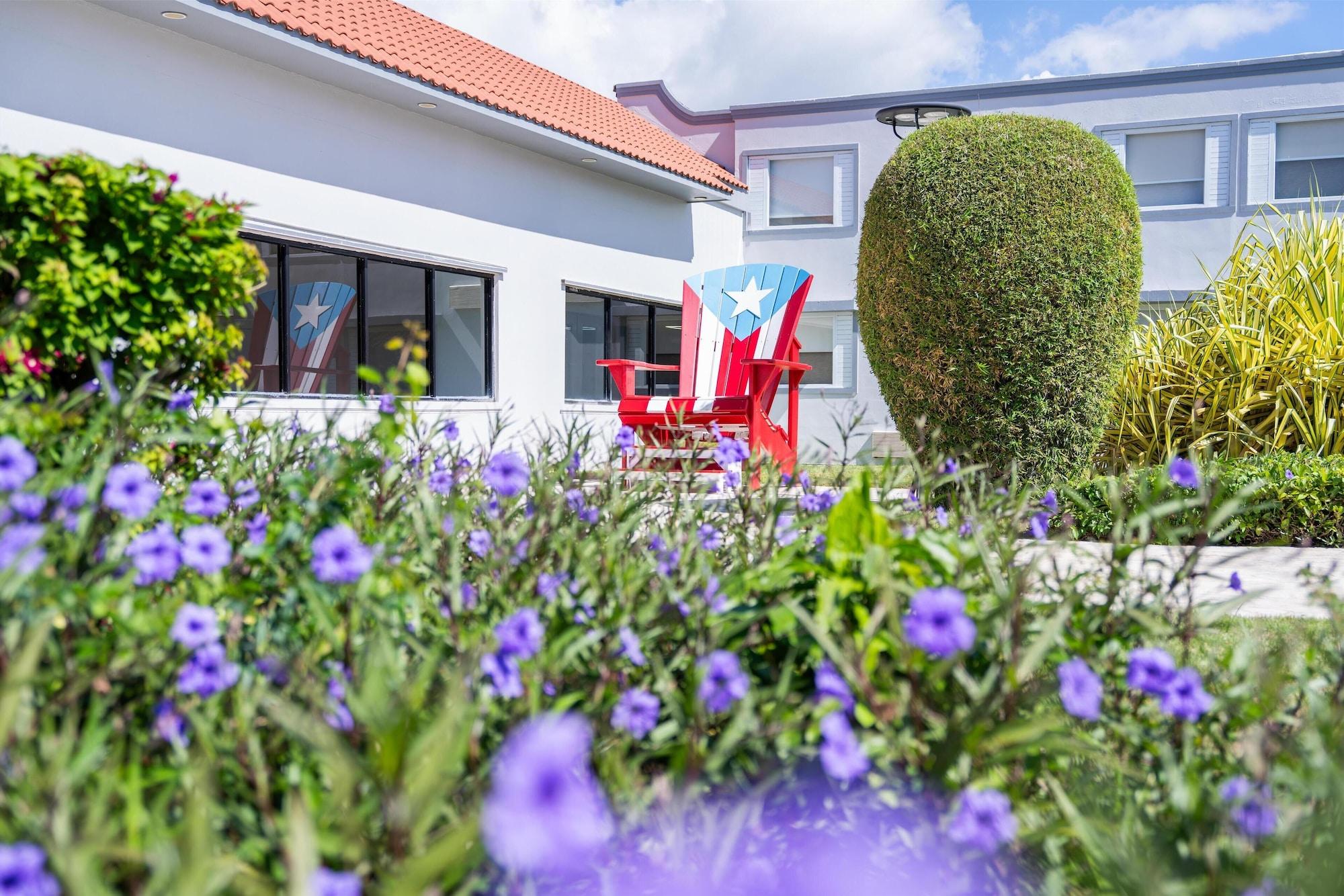 Vista Exterior Spark by Hilton Ponce