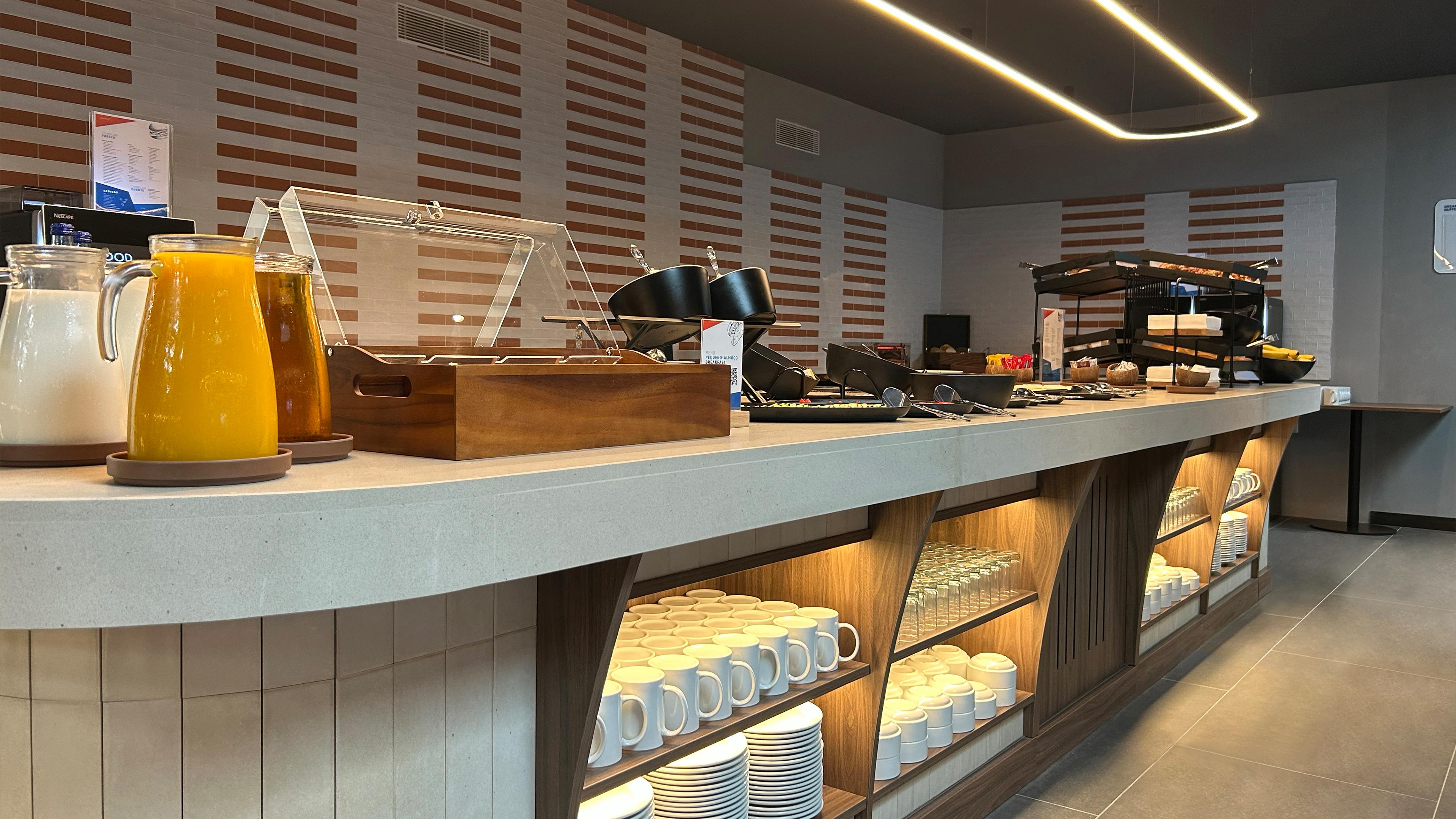 Restaurant Holiday Inn Express and Suites Lisbon Principe Real by IHG