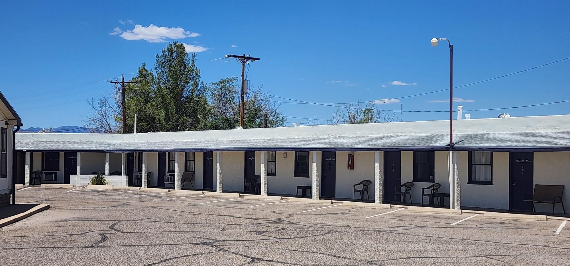 Vista Exterior 660 N Haskell Ave