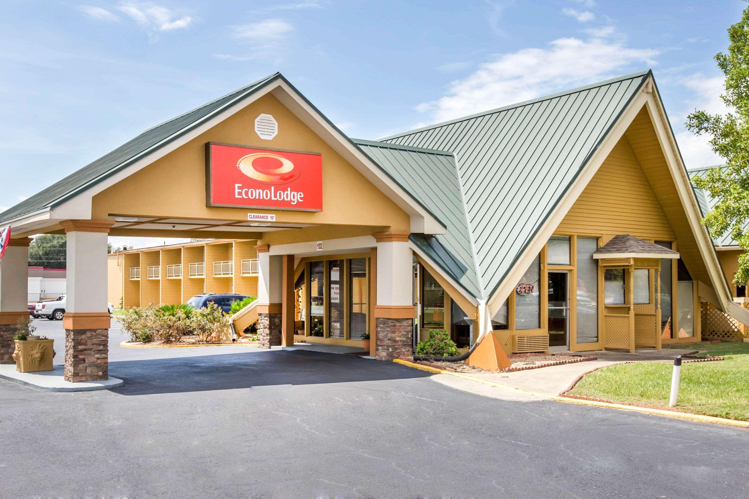 Vista Exterior Econo Lodge Perry
