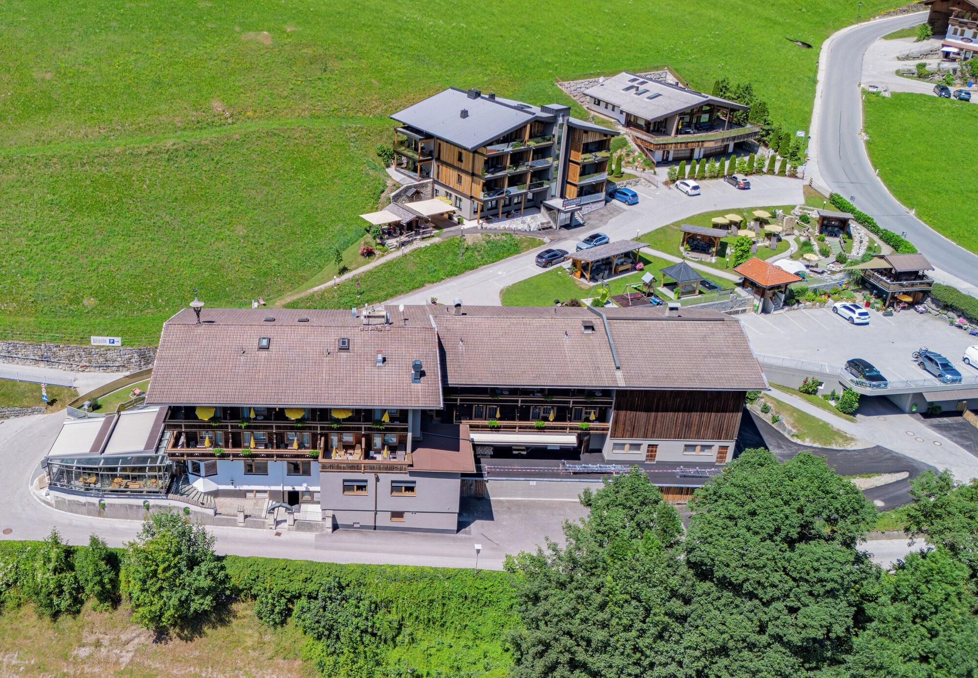 Vista Exterior Hotel Kirchbichlhof