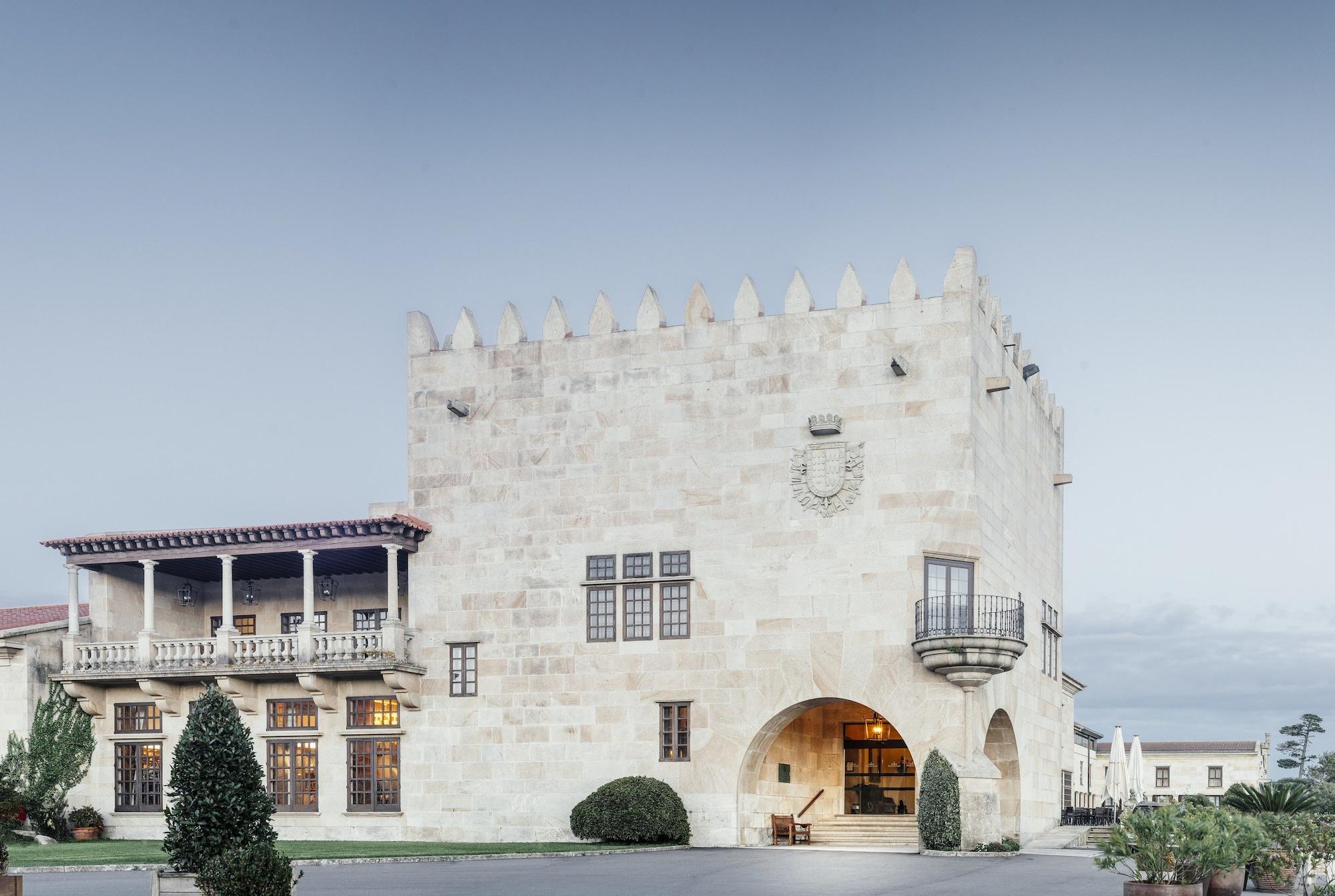 Vista Exterior Parador De Baiona