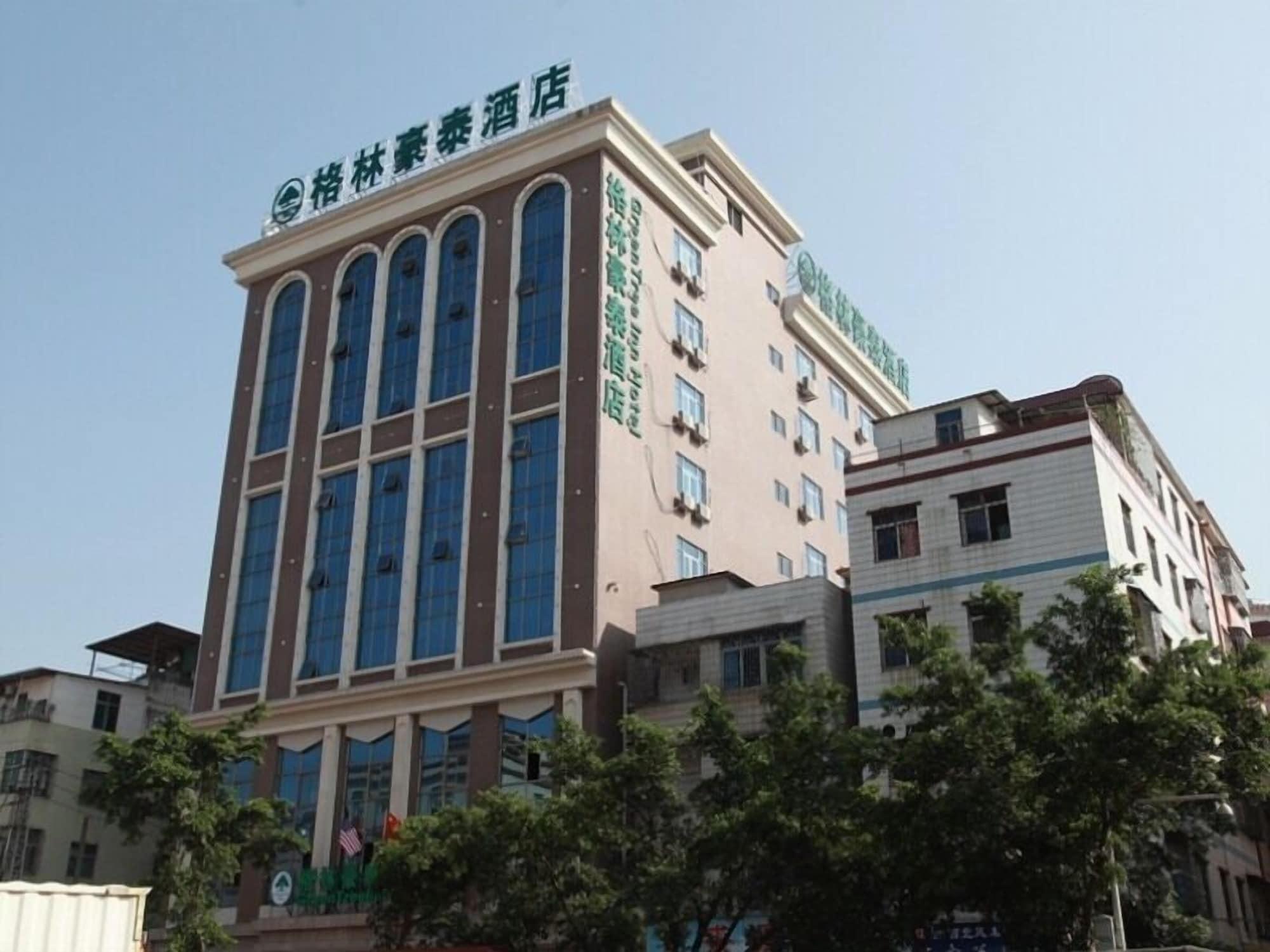 Vista Exterior GreenTree Inn Huizhou Chenjiang Intercity Rail Station Hotel