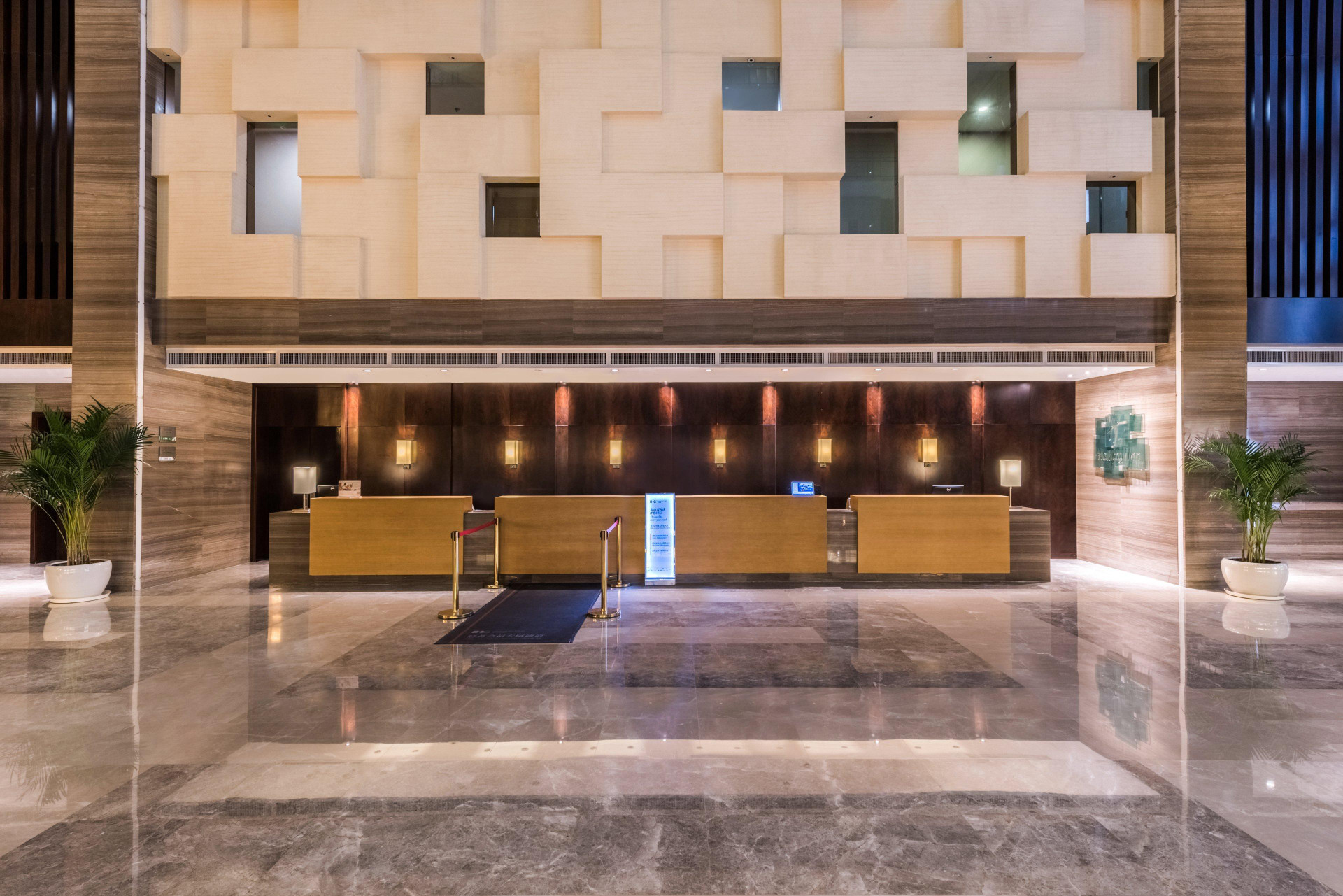 Vista Lobby Holiday Inn Xi an Big Goose Pagoda