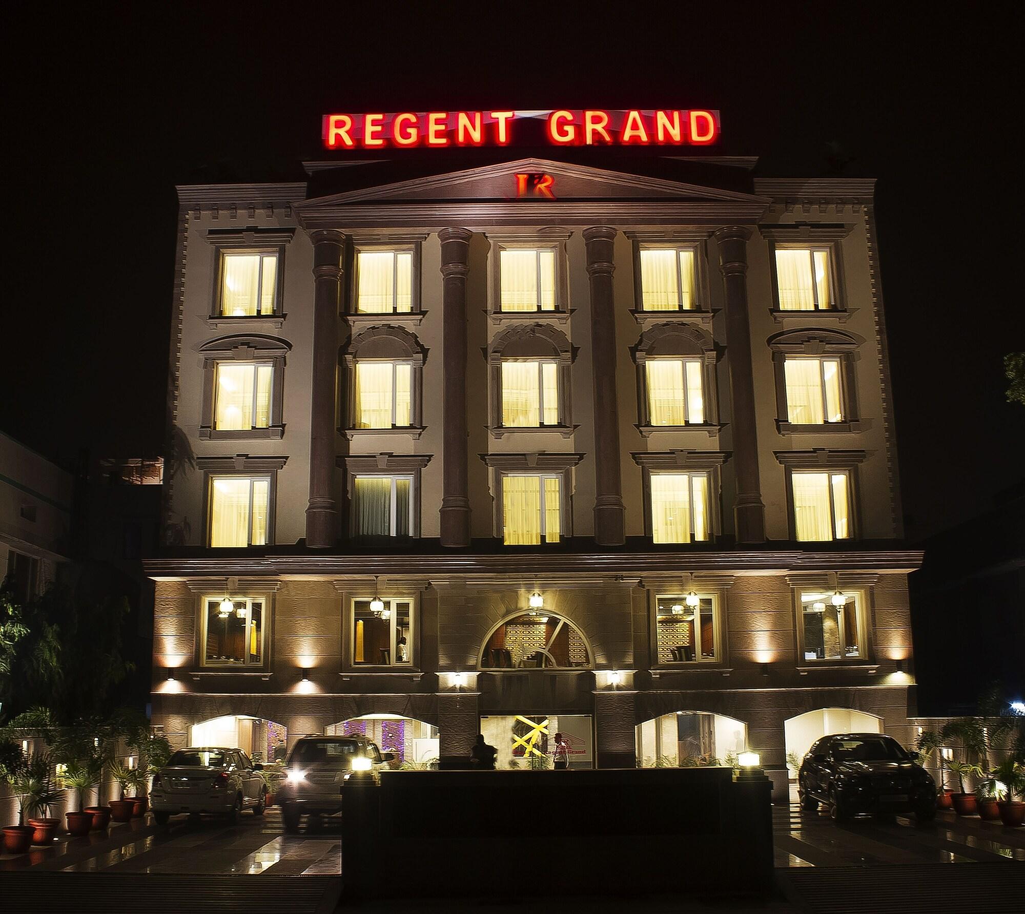Vista Exterior Hotel Regent Grand