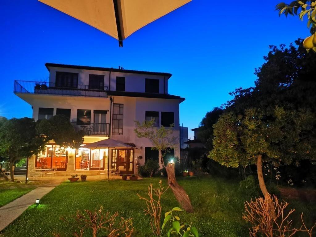 Vista Exterior Hotel Orio