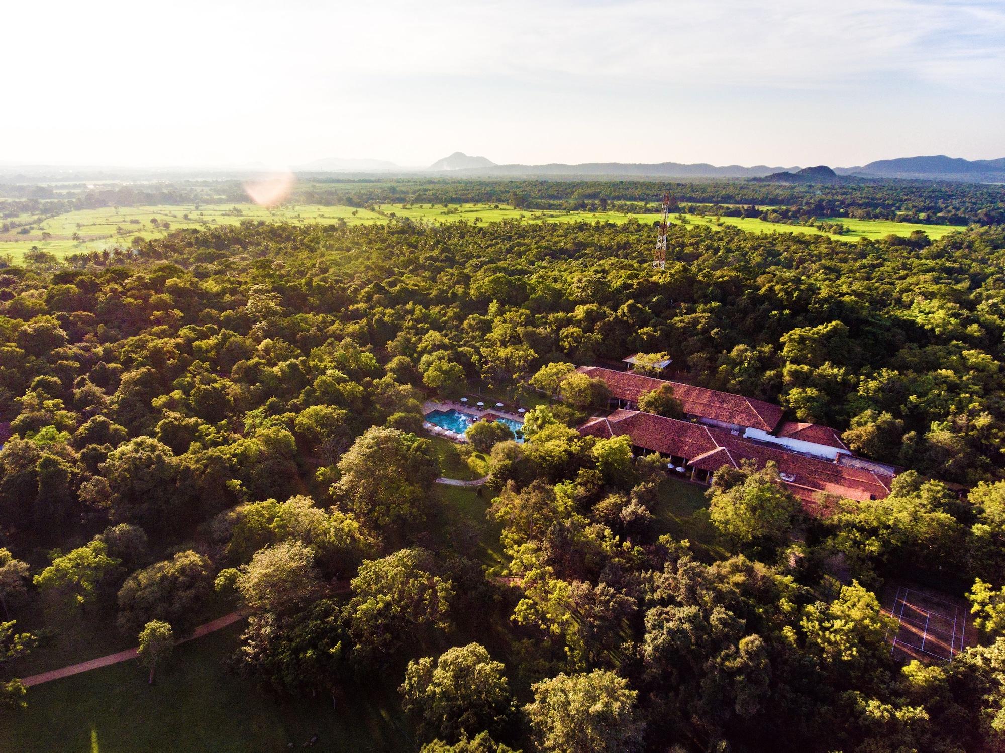 Vista Exterior Amaya Lake Dambulla