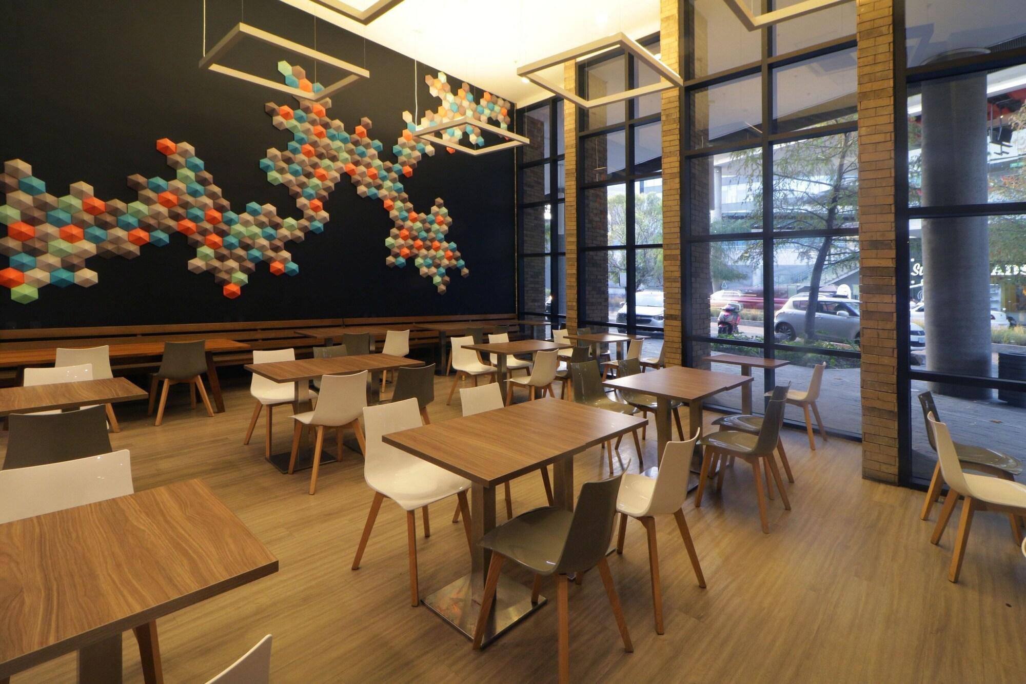 Restaurant City Express Plus by Marriott Monterrey Nuevo Sur