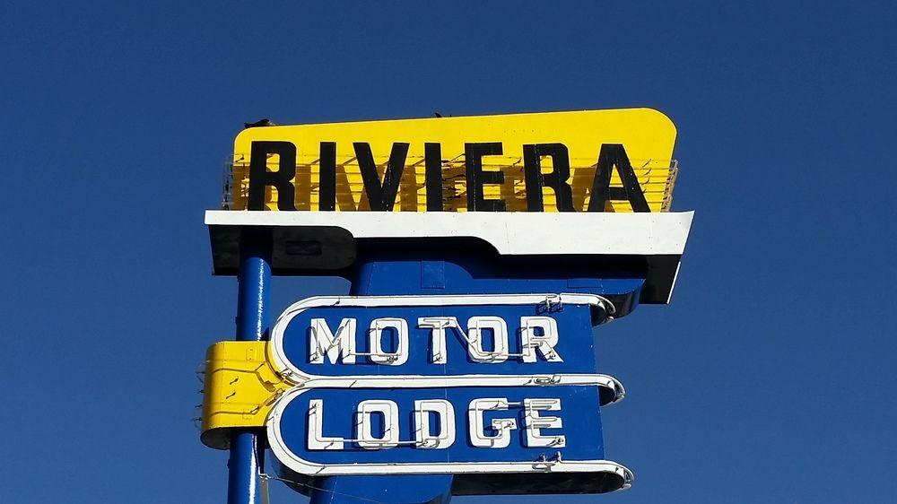 Varios Riviera Motor Lodge