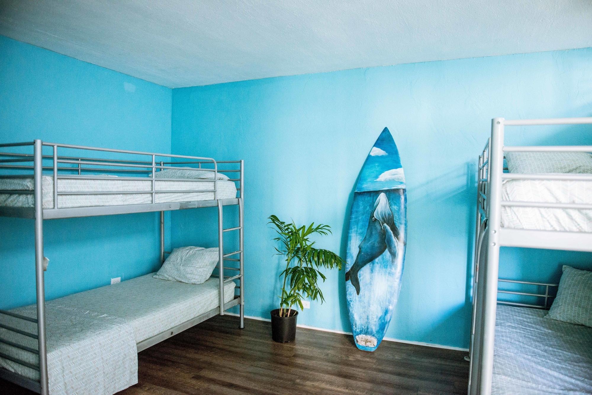 Varios Polynesian Beach Club Hostel