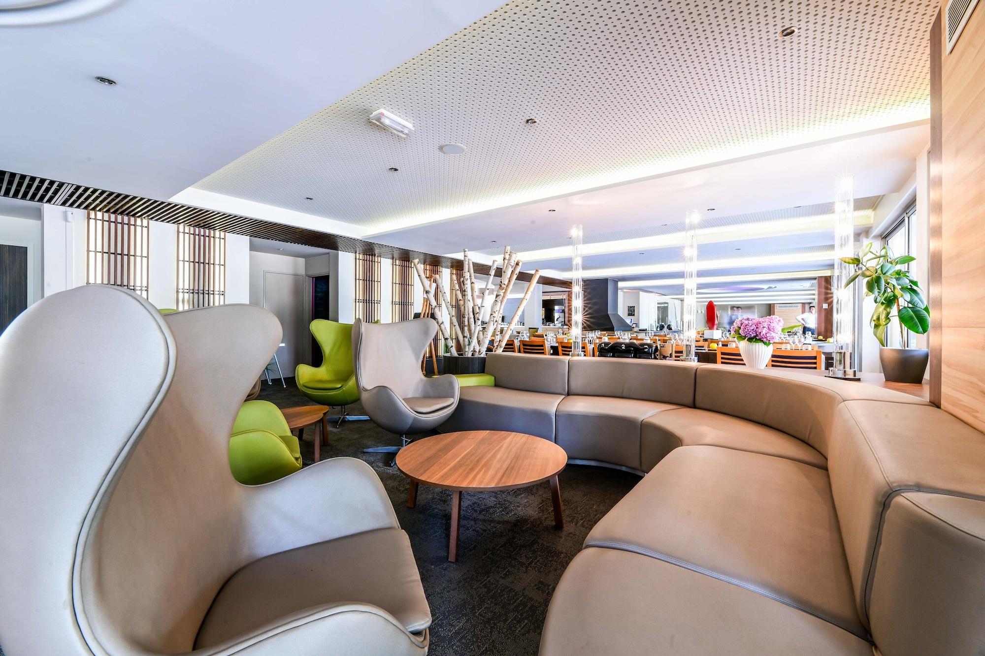 Vista Lobby Lacotel