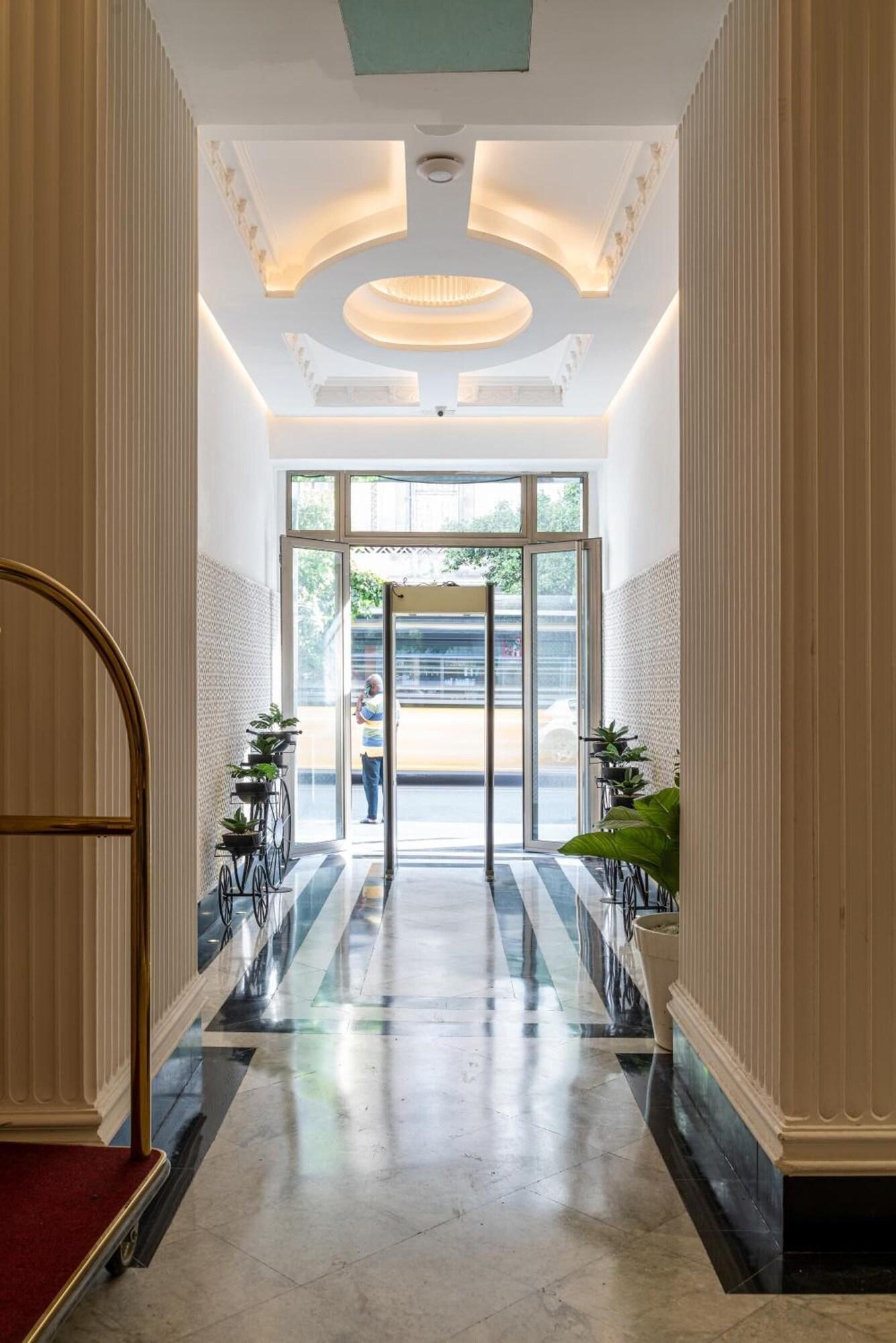 Vista Lobby Hotel Majestic