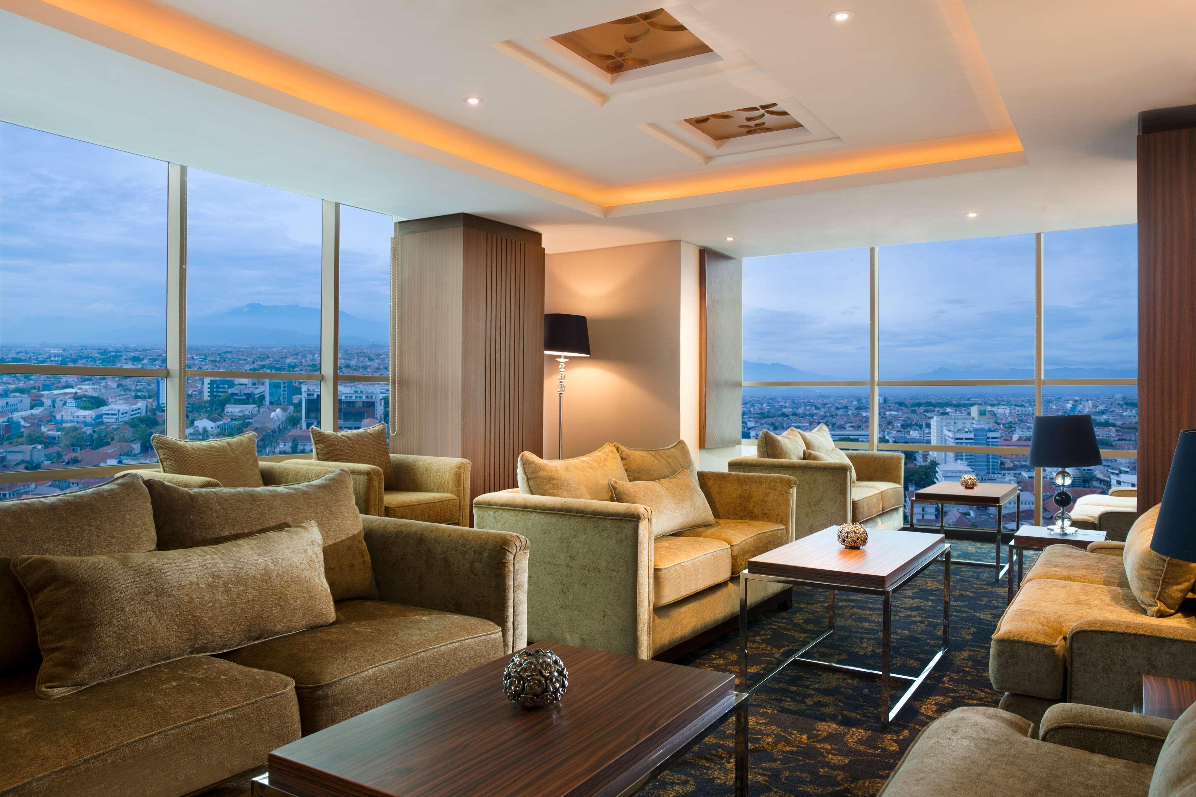 Vista Exterior Best Western Premier La Grande Hotel