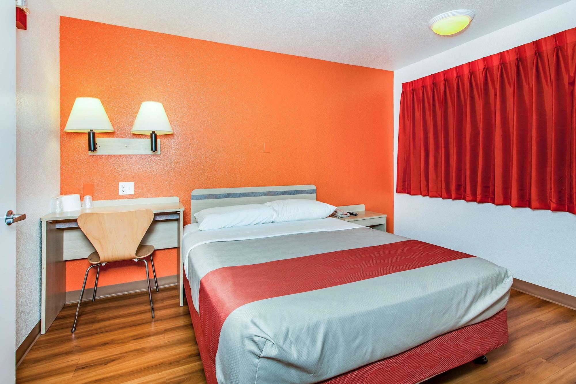 Habitación Motel 6 Vacaville, CA