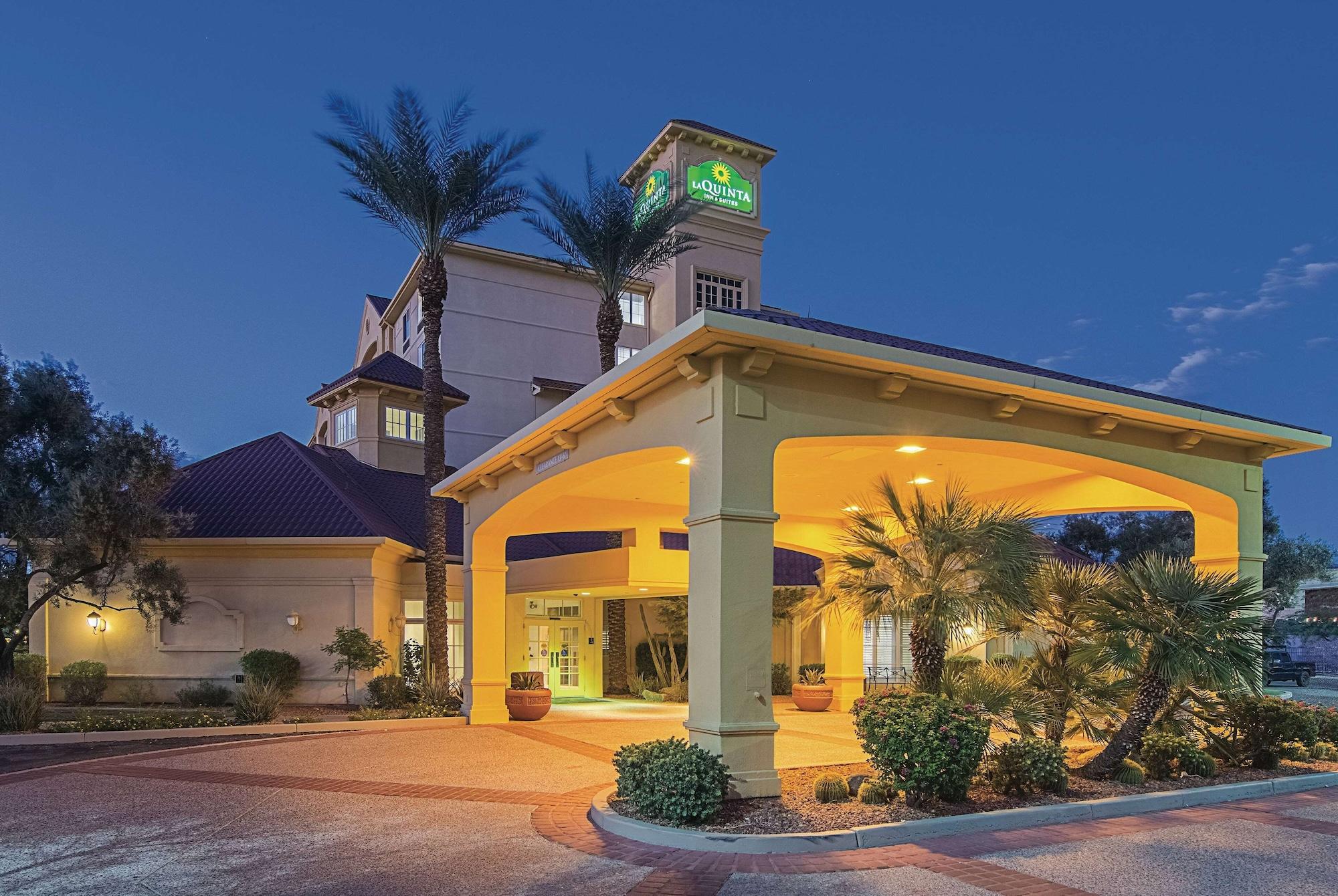 Vista Exterior La Quinta Inn & Suites by Wyndham Phoenix Mesa West