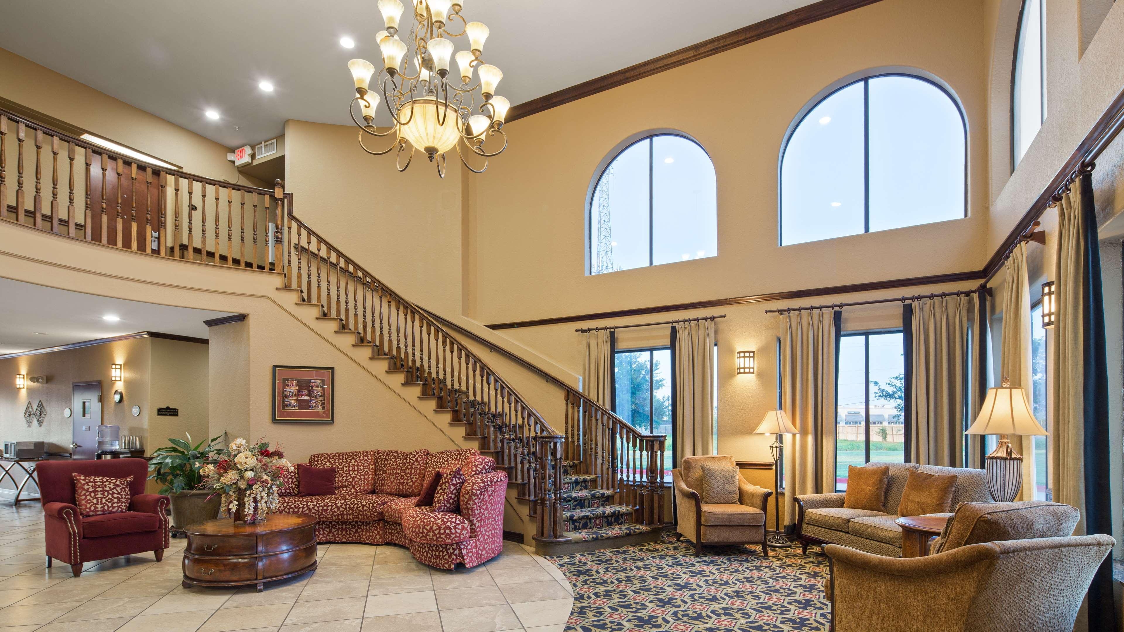 Vista Lobby Best Western Plus Victoria Inn & Suites