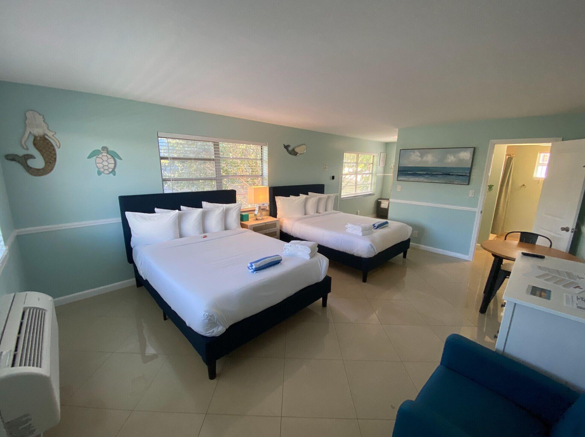 Varios Honu Cove (Age 16+)