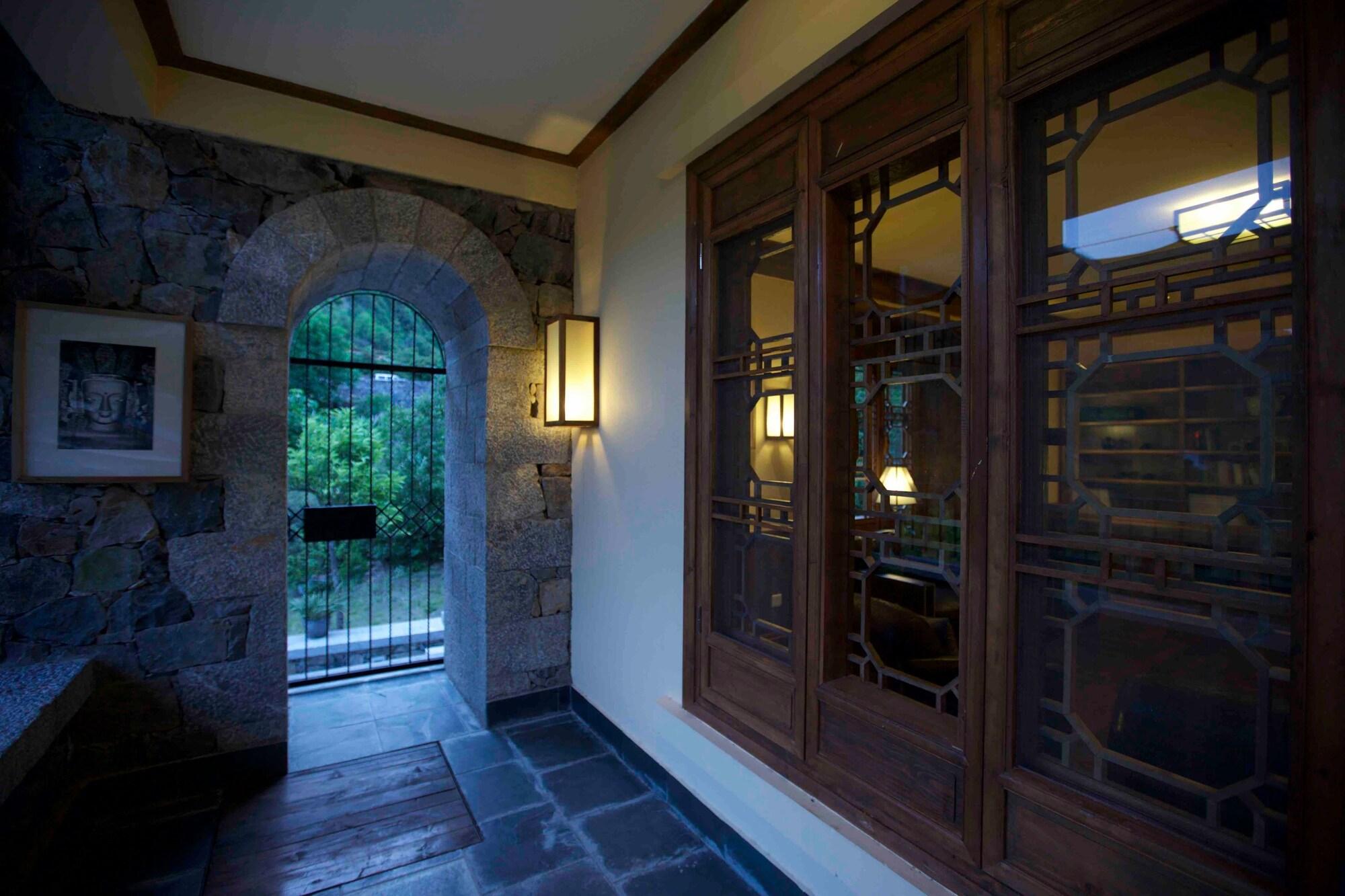 Vista Lobby Songtsam Cizhong Lodge
