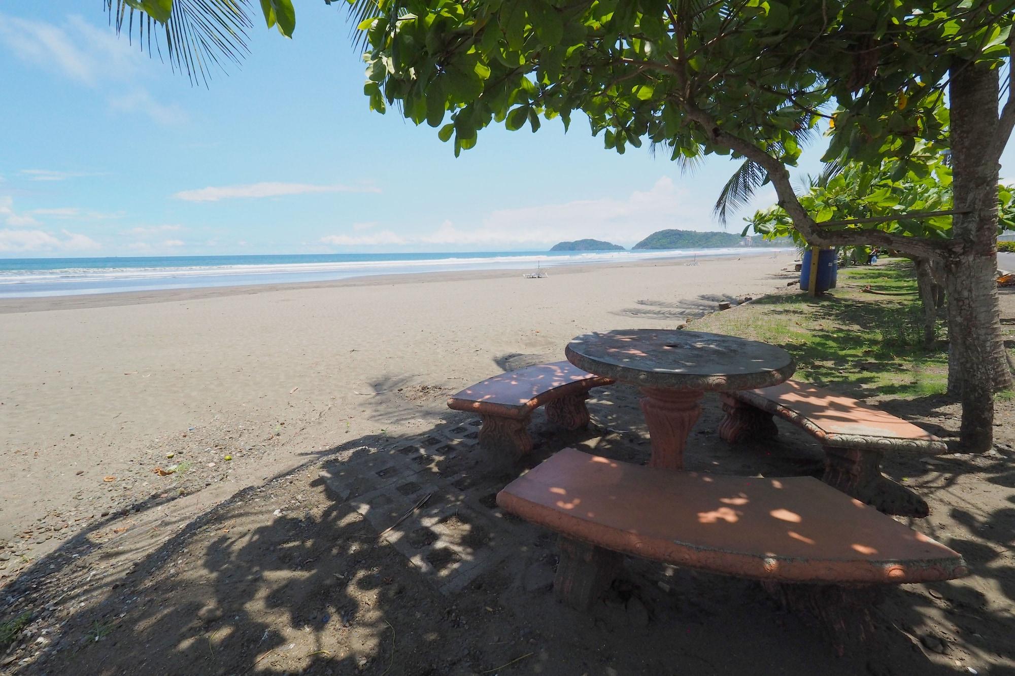 Playa Macaws Ocean Club