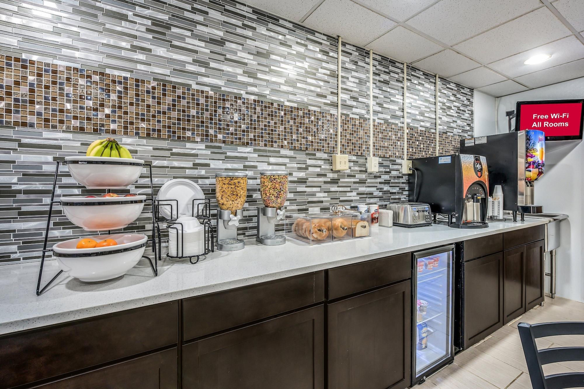 Restaurant Red Roof Inn & Suites Wapakoneta