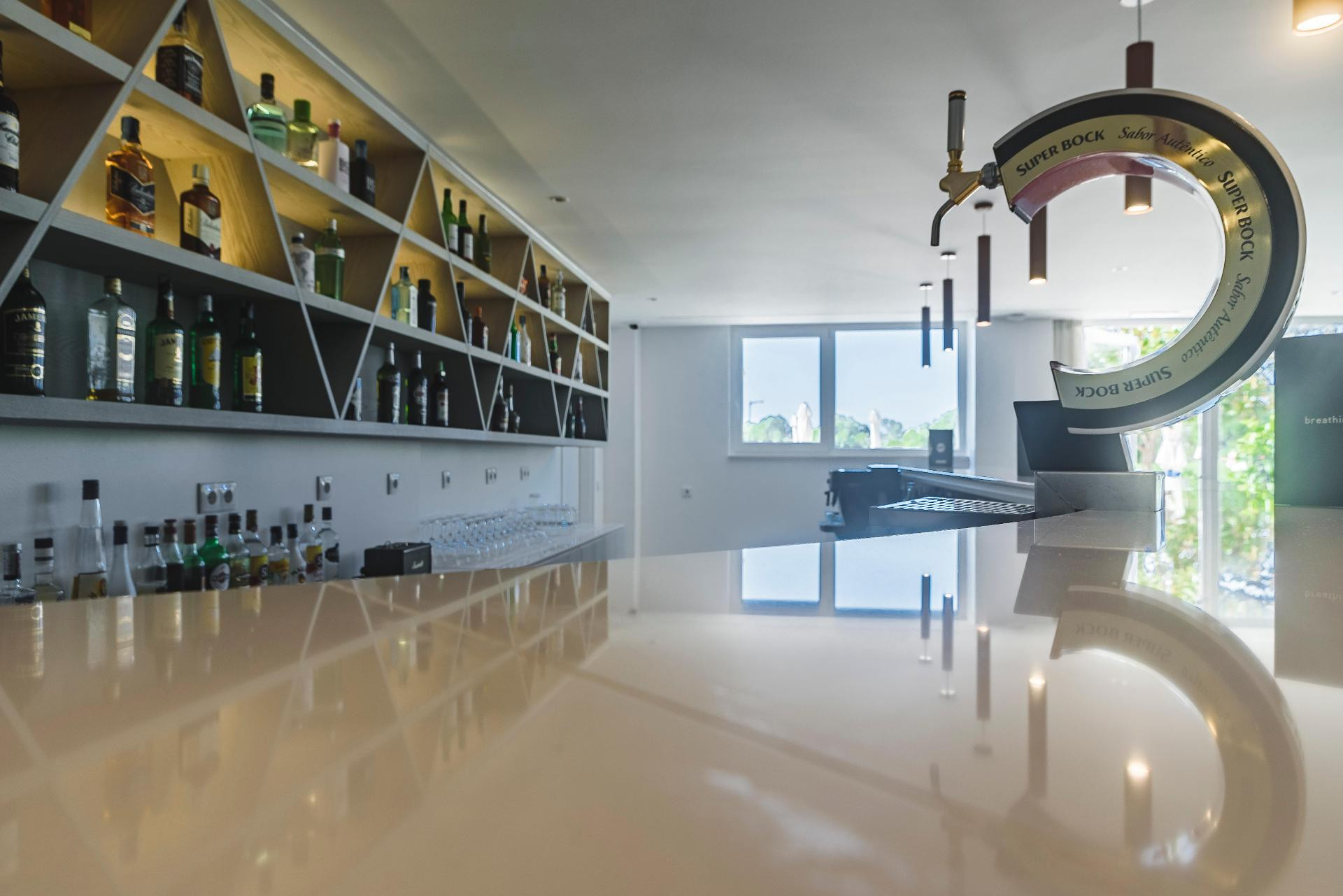 Bar/Salón MH Atlântico