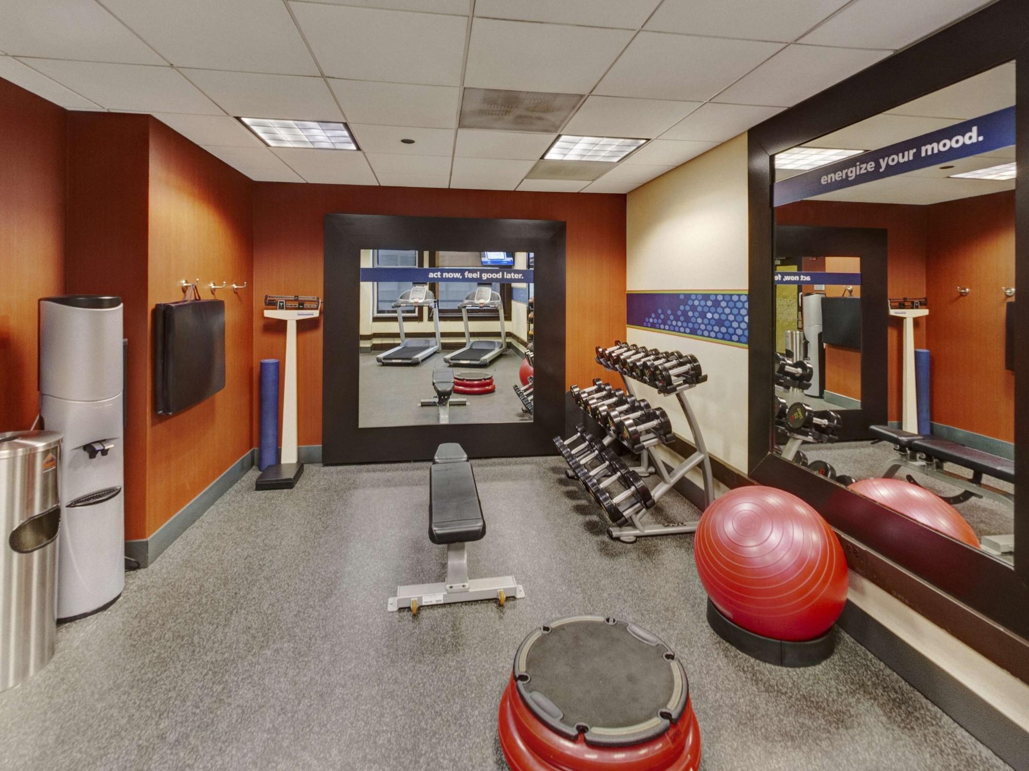 Gimnasio Hampton Inn Majestic Chicago Theatre District