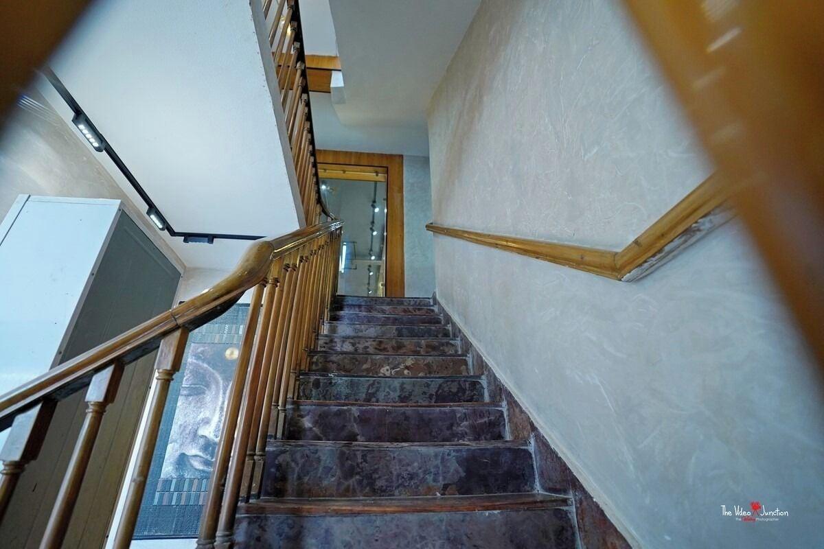 Varios Nirula's Hotel