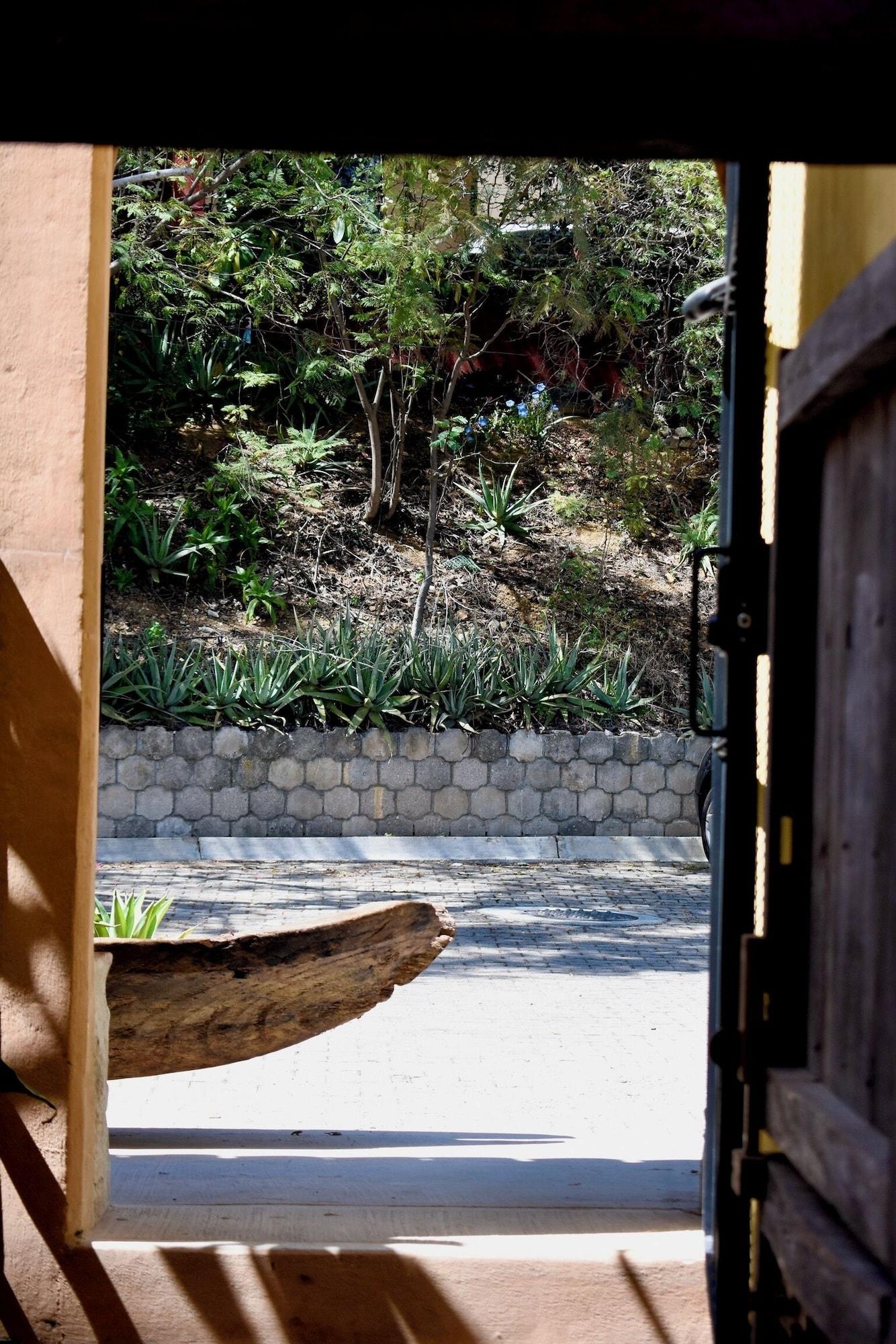 Vista Exterior El Diablo y La Luna B&B