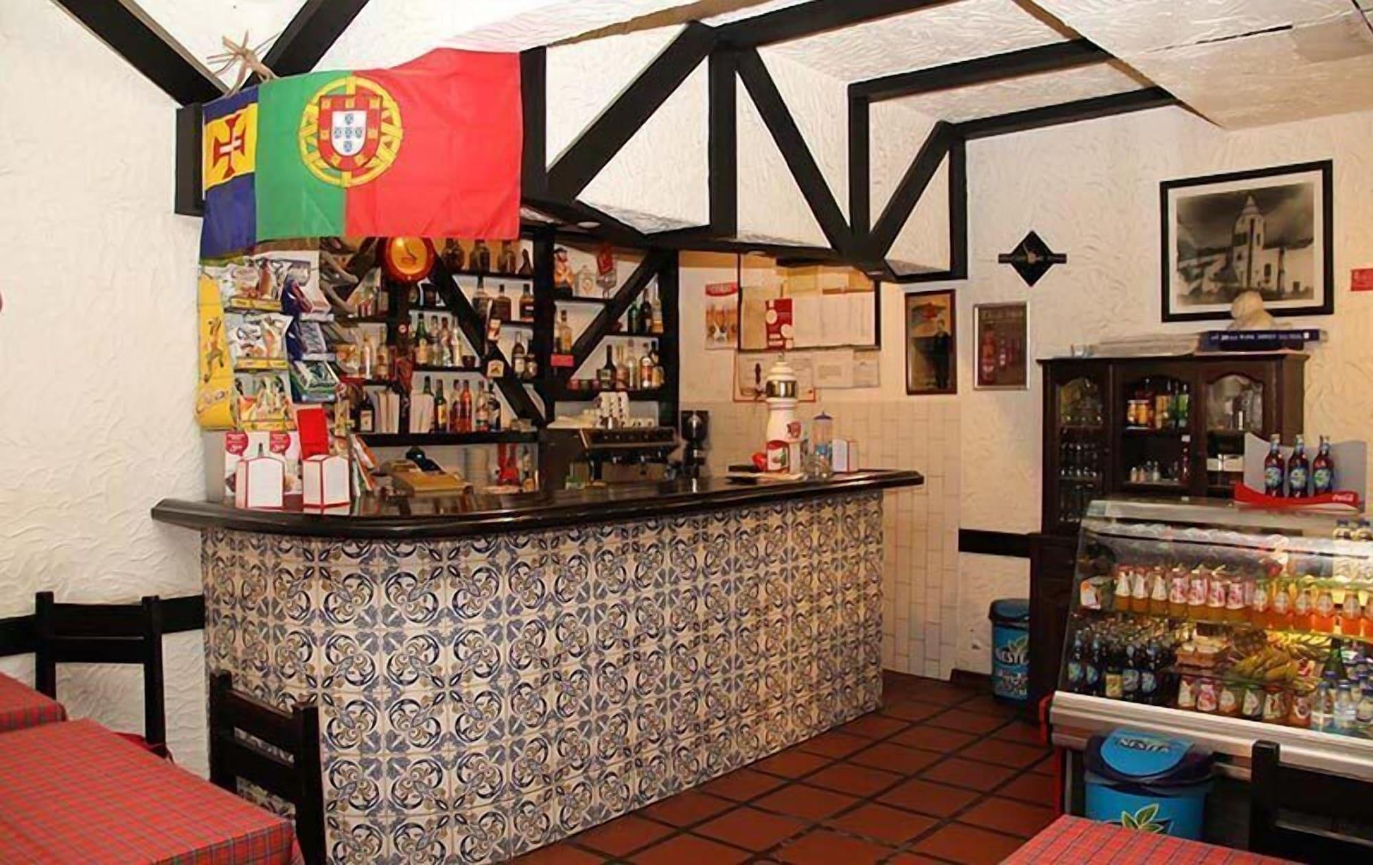 Bar/Salón Residencial Santo António