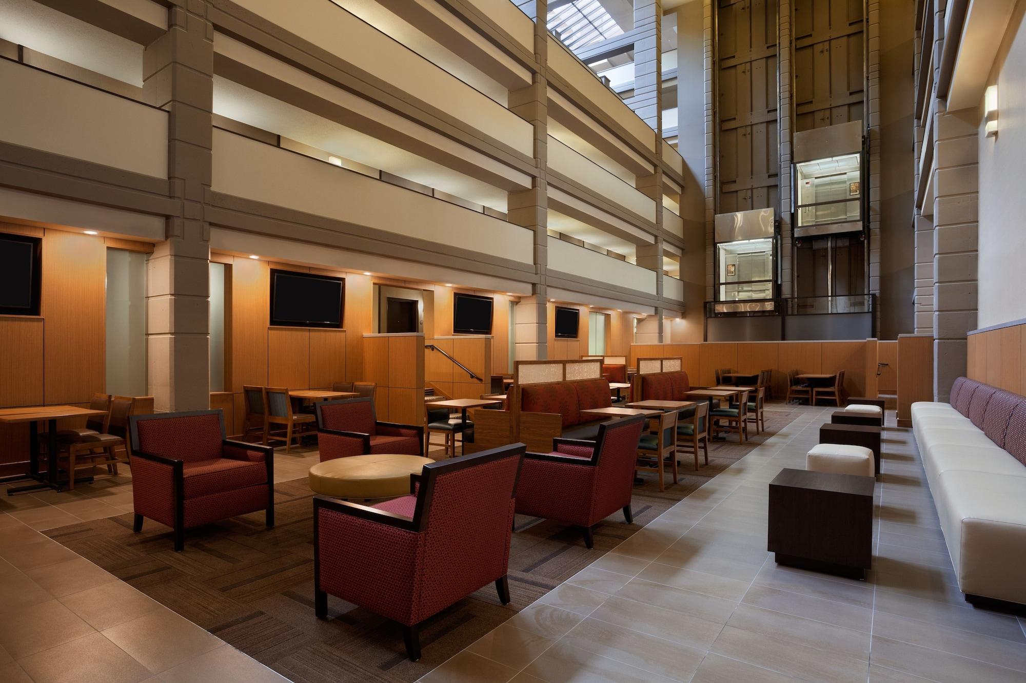 Vista Lobby Hyatt Place Minneapolis Downtown