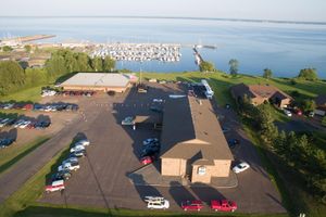 Alojamiento - The Washburn Inn - On the Lake