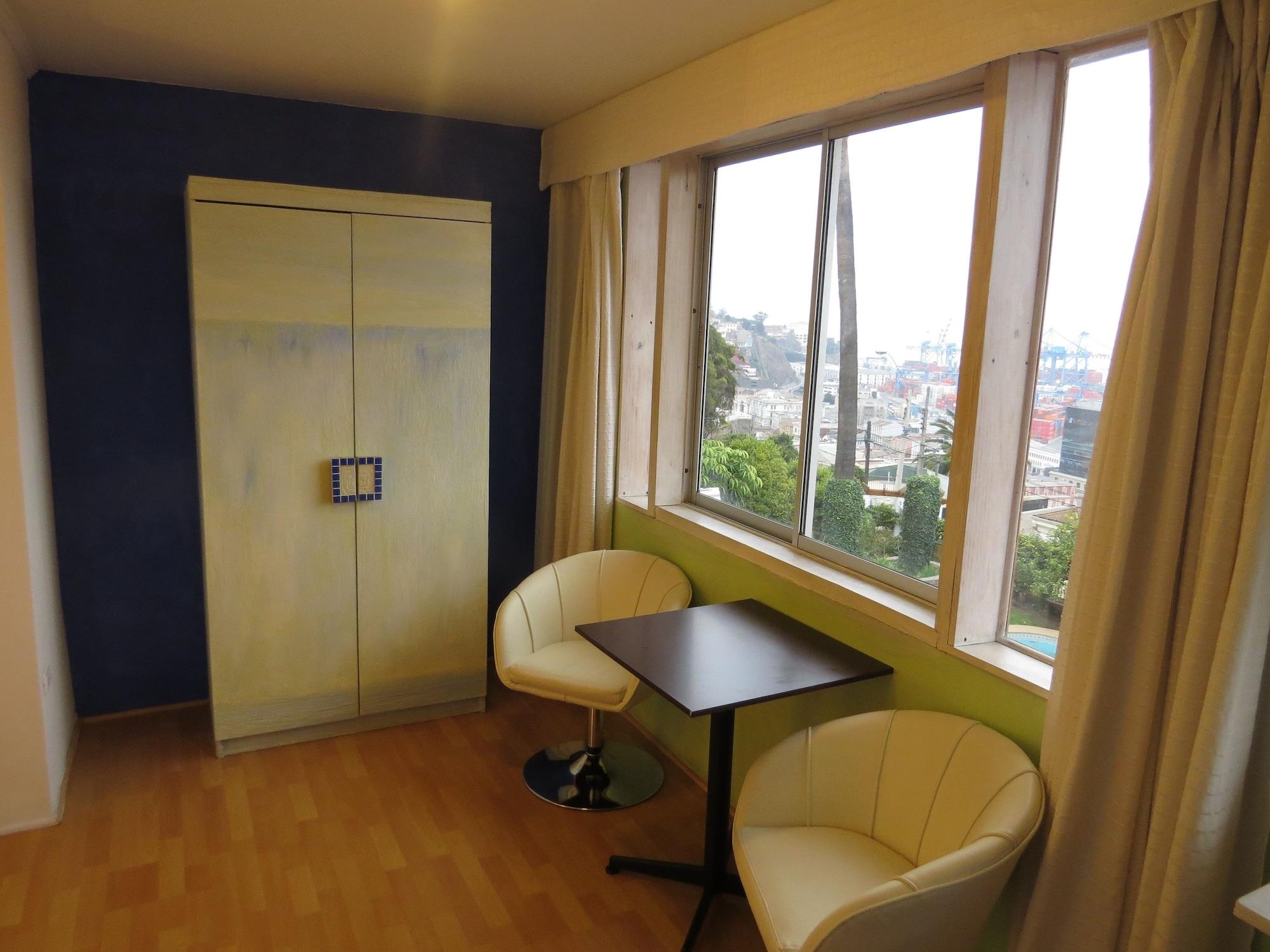 Equipamiento de Habitación Montealegre