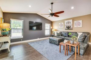 Alquiler Vacacional - Near Golf & Beaches: Coral Springs Home w/ Yard!