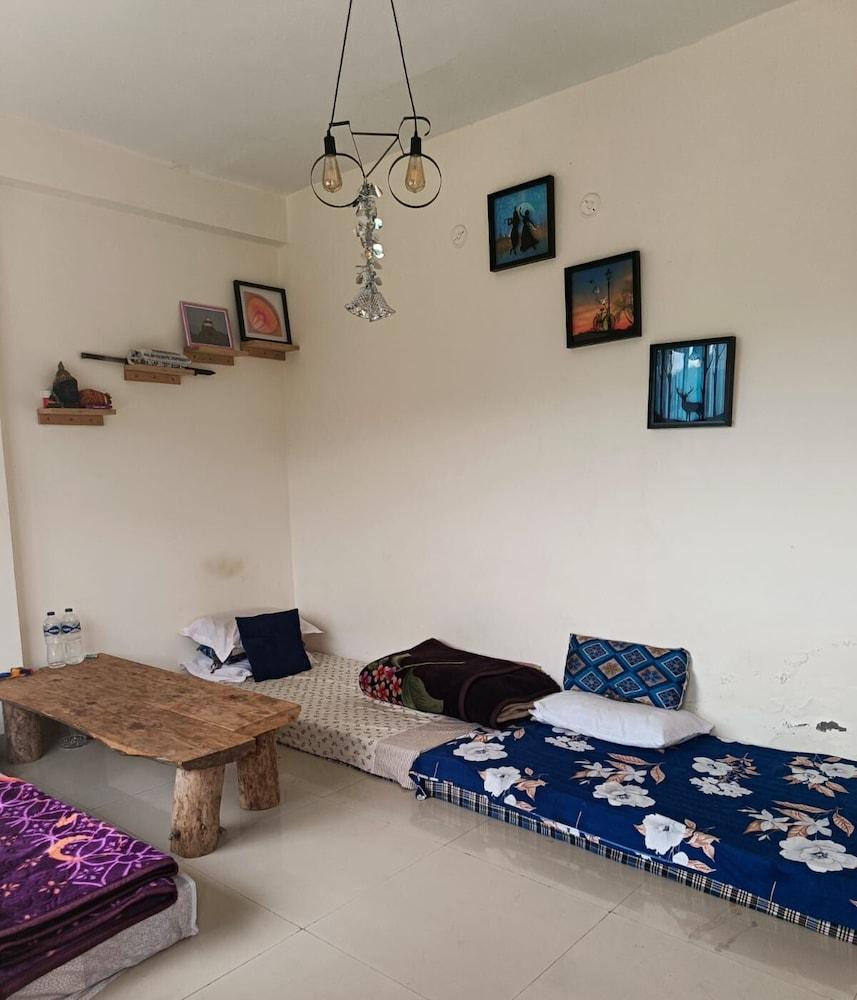 Bar/Salón Saanidhya Homestay