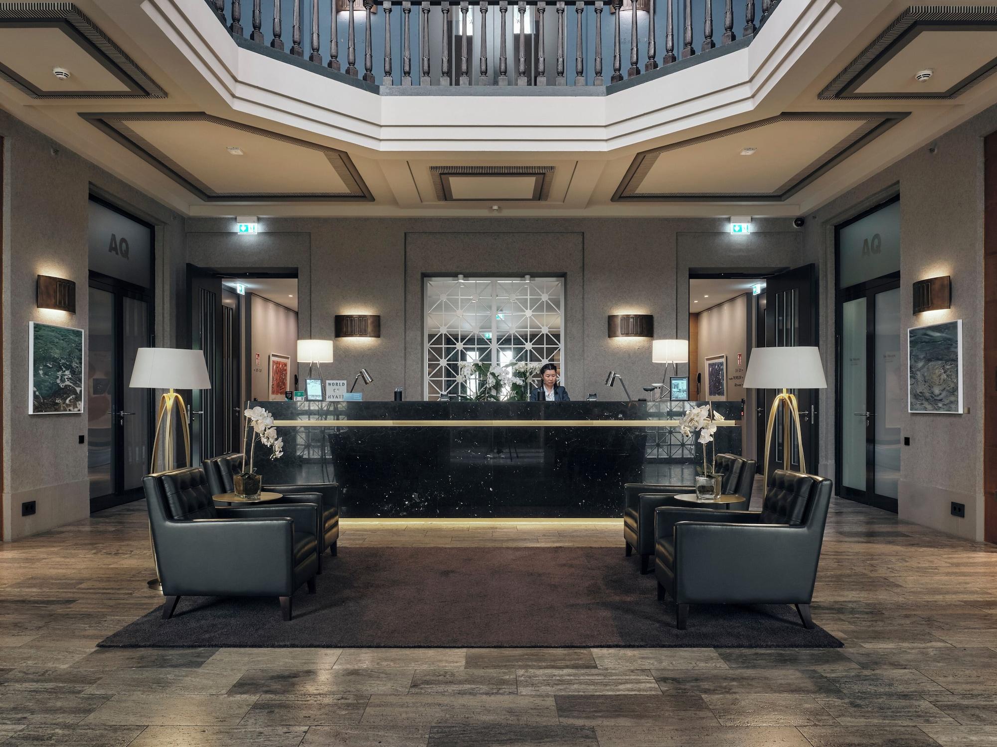 Vista Lobby The Wellem