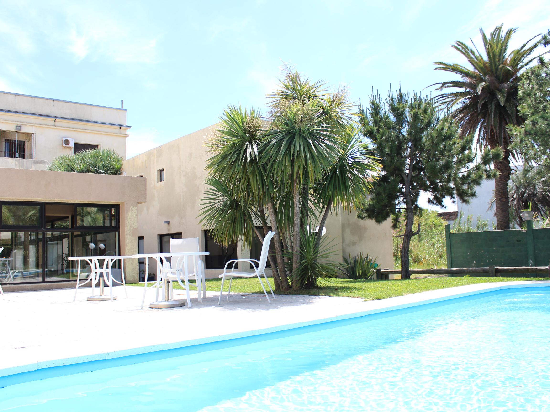 Vista Piscina Hotel Genoves