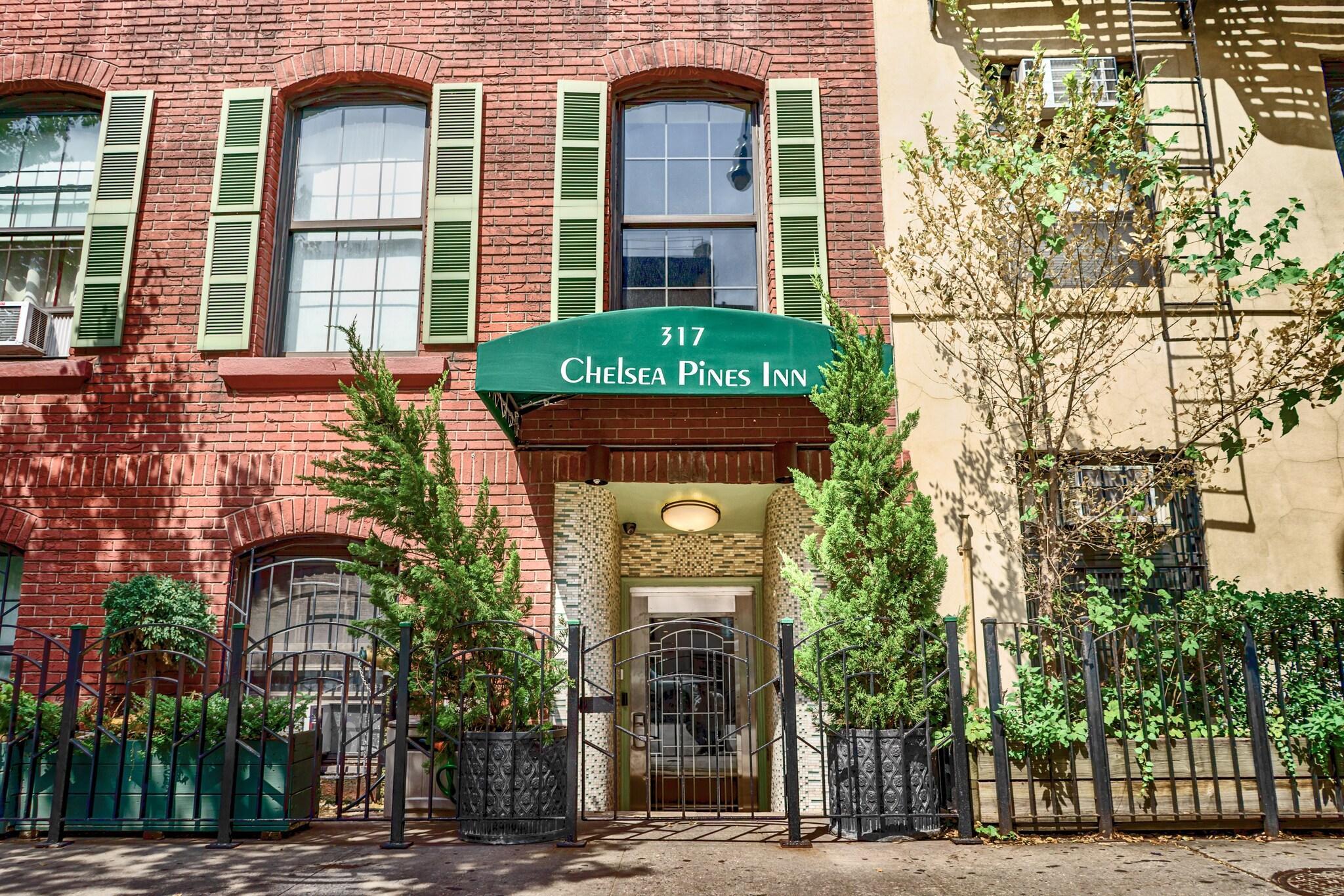 Vista Exterior Chelsea Pines Inn