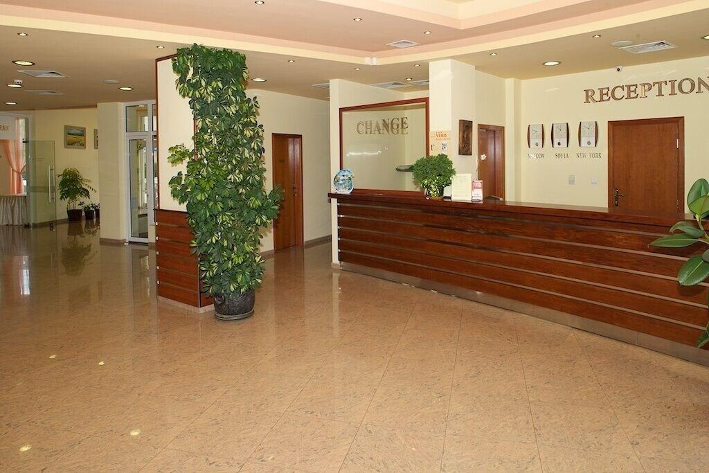 Vista Lobby Hotel Veris