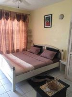 Renta Vacacional - 1 Bed Villa - Sleeps 2 - Garden - Parking - Wifi